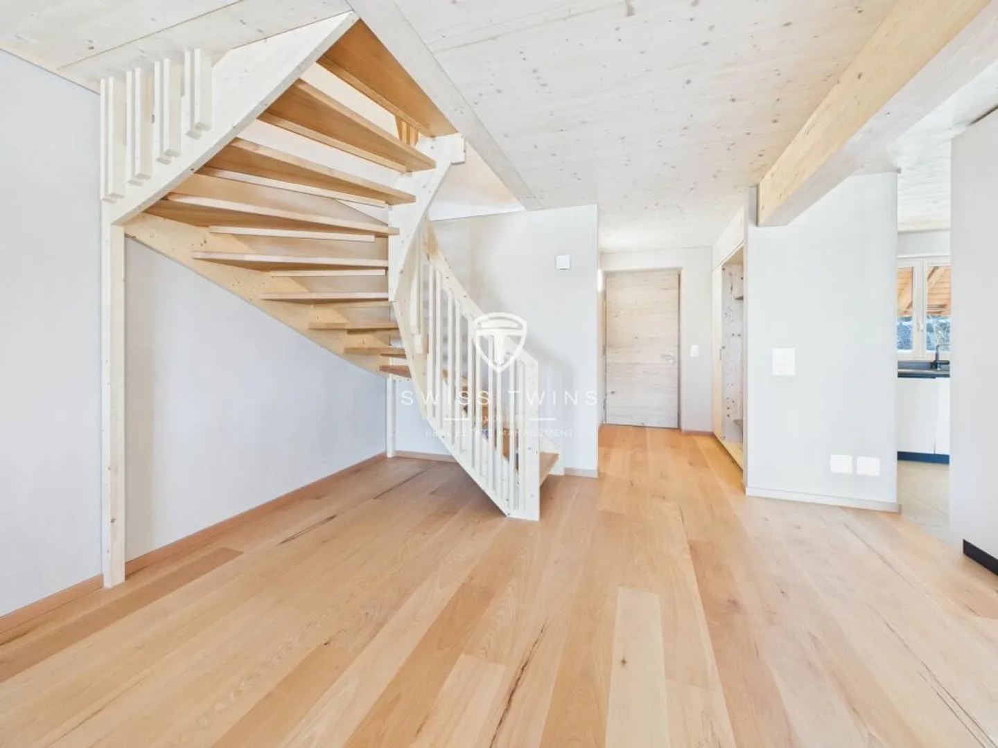 4.5-Zimmer-Maisonette mit Balkon und A-Energie in Schlatt ZH - Foto 1 von 13