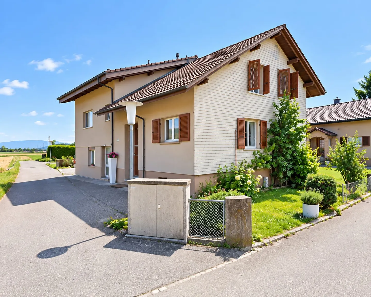 4.5 % Rendite | Doppelhaus mit 2 × 5.5 Zimmern | 11 Zimmer | 574 m² Grundstück | Niederbipp - Photo 1 sur 13