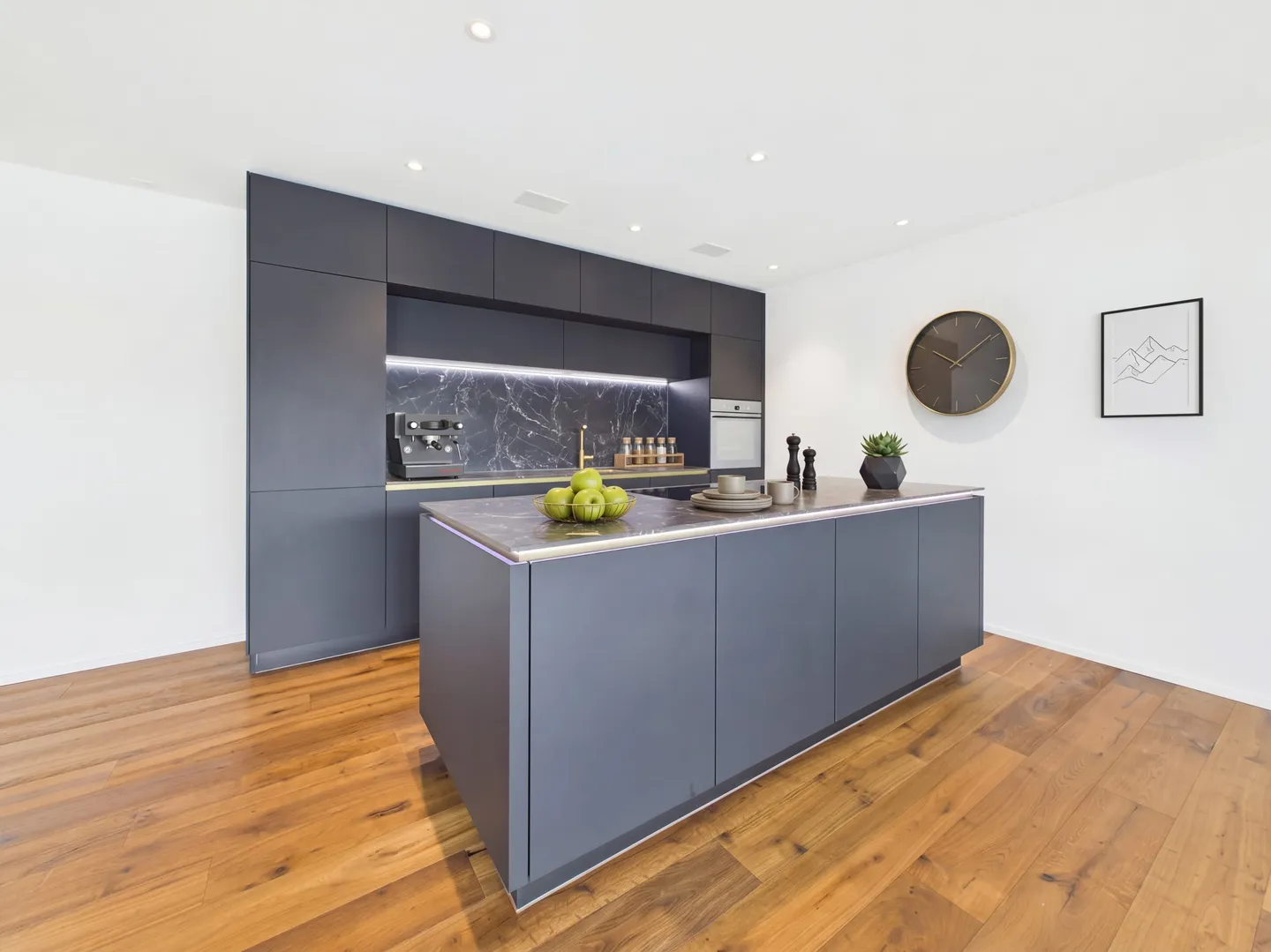 Appartement en terrasse de 3 pièces avec terrasse de 132 m² à Emmen - Photo 2 sur 11