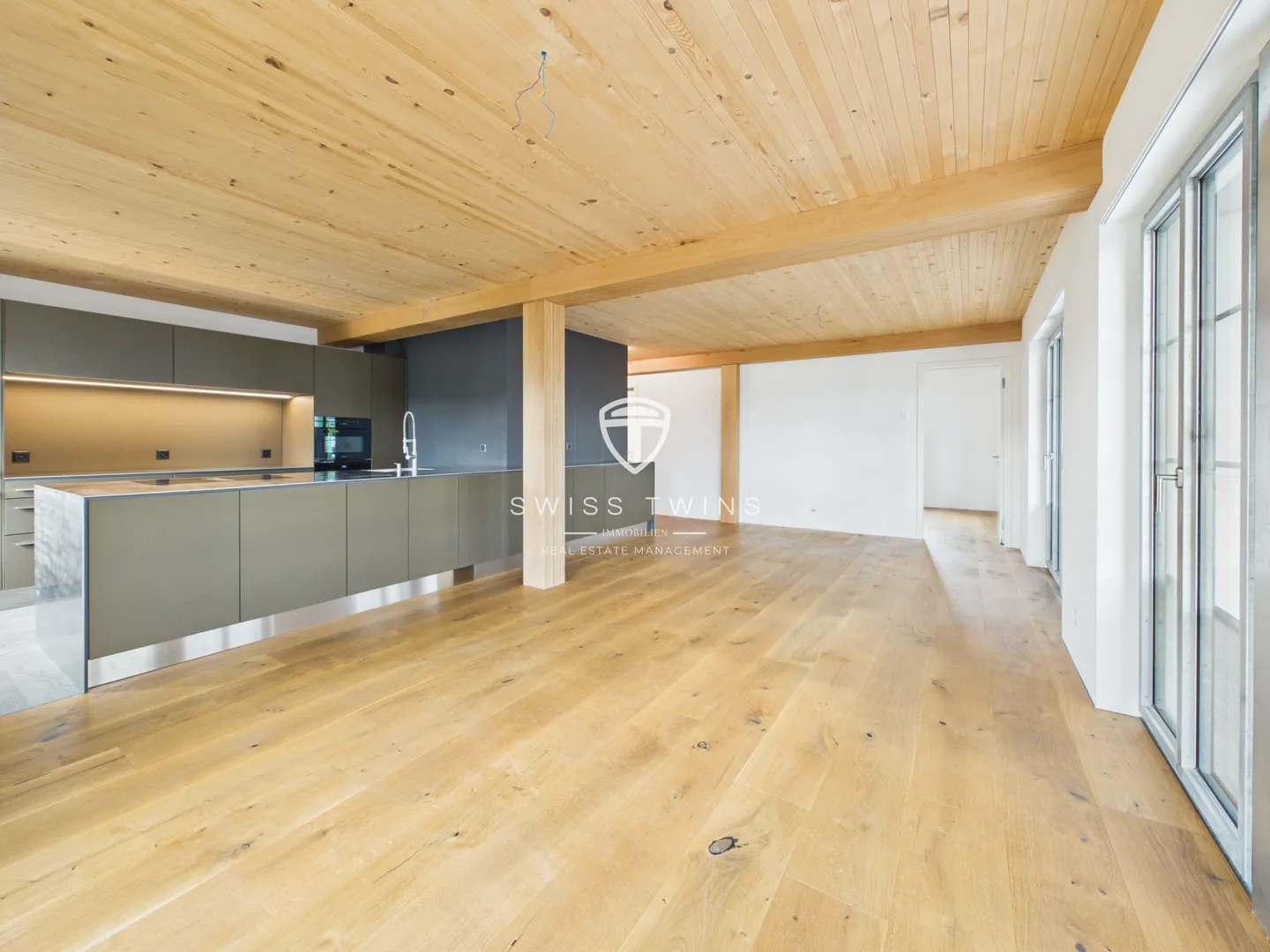 Stilvolle Wohnung mit grossem Balkon - Foto 4 von 13