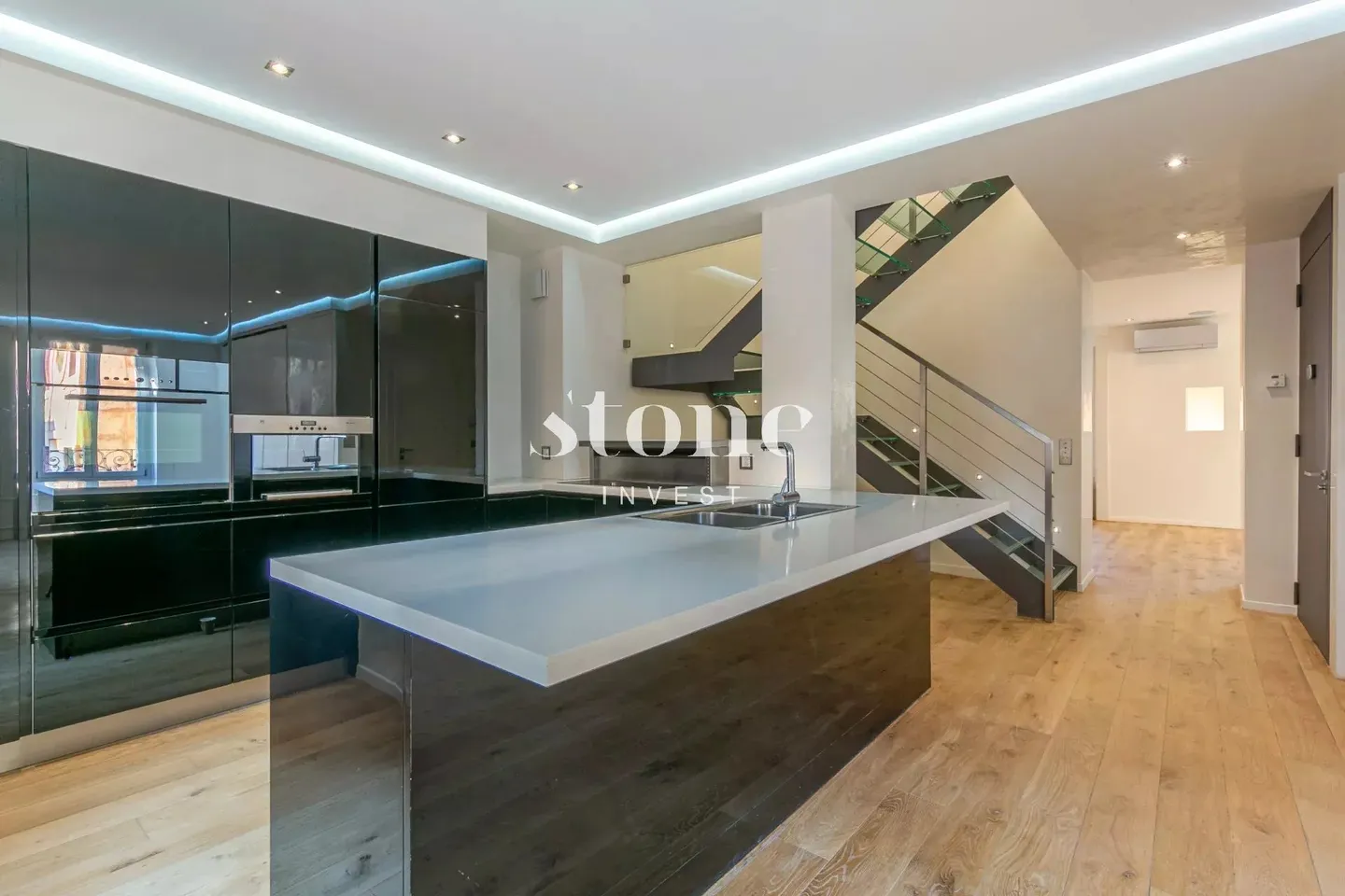 Superbo duplex con grande terrazza nel cuore di Eaux-Vives - Foto 1 di 8
