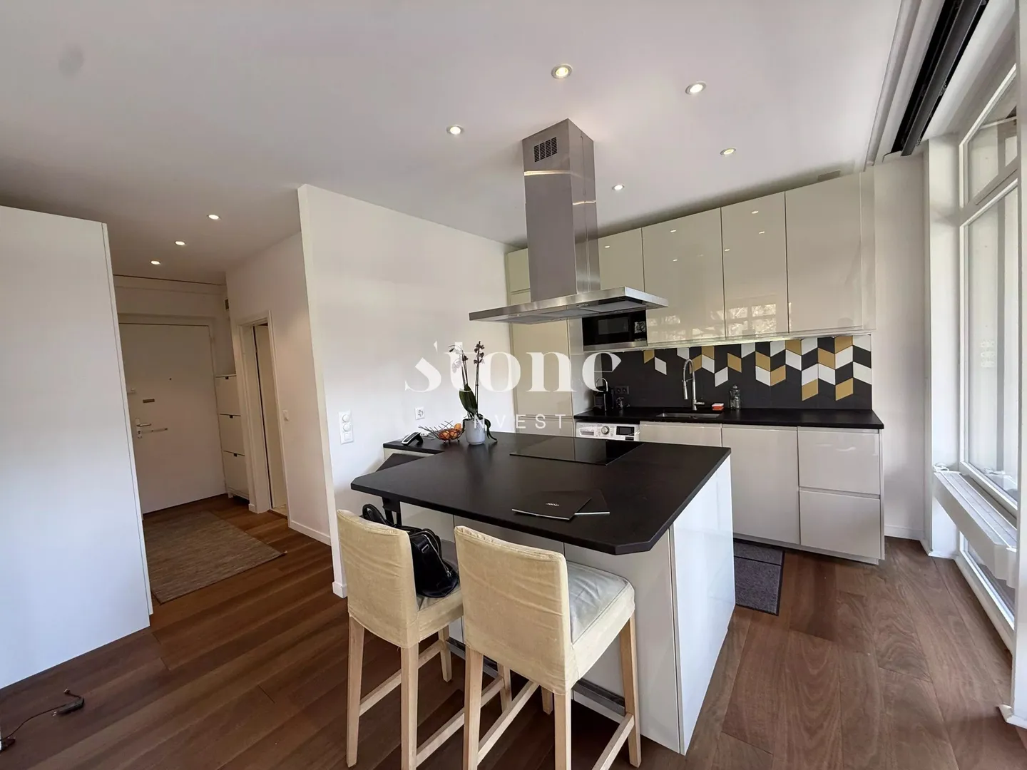 Magnifique appartement lumineux meublé récemment rénové de 58 m2 et 24 m2 de terrasse avec vue dégagée sur le parc - Photo 4 of 13