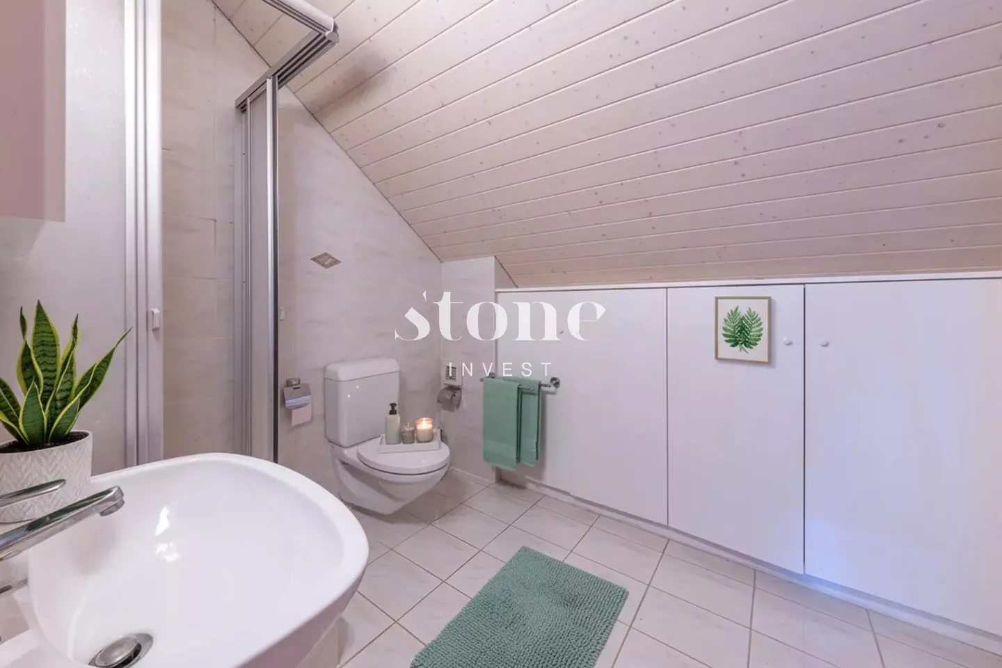 Spacious 6-bedroom house with garden in Bogis-Bossey - Photo 10 of 12