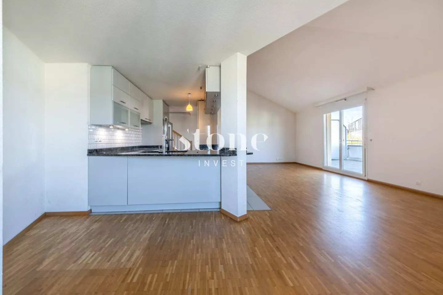 Attico luminoso con terrazza - Foto 5 di 13