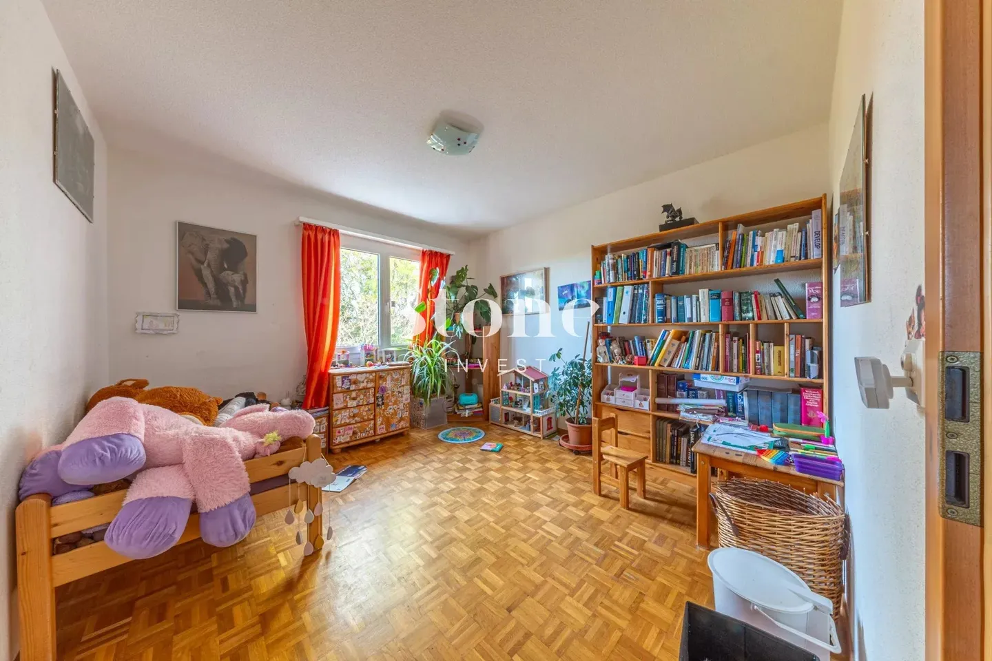 Spacious 6-bedroom house with garden in Bogis-Bossey - Photo 7 of 12