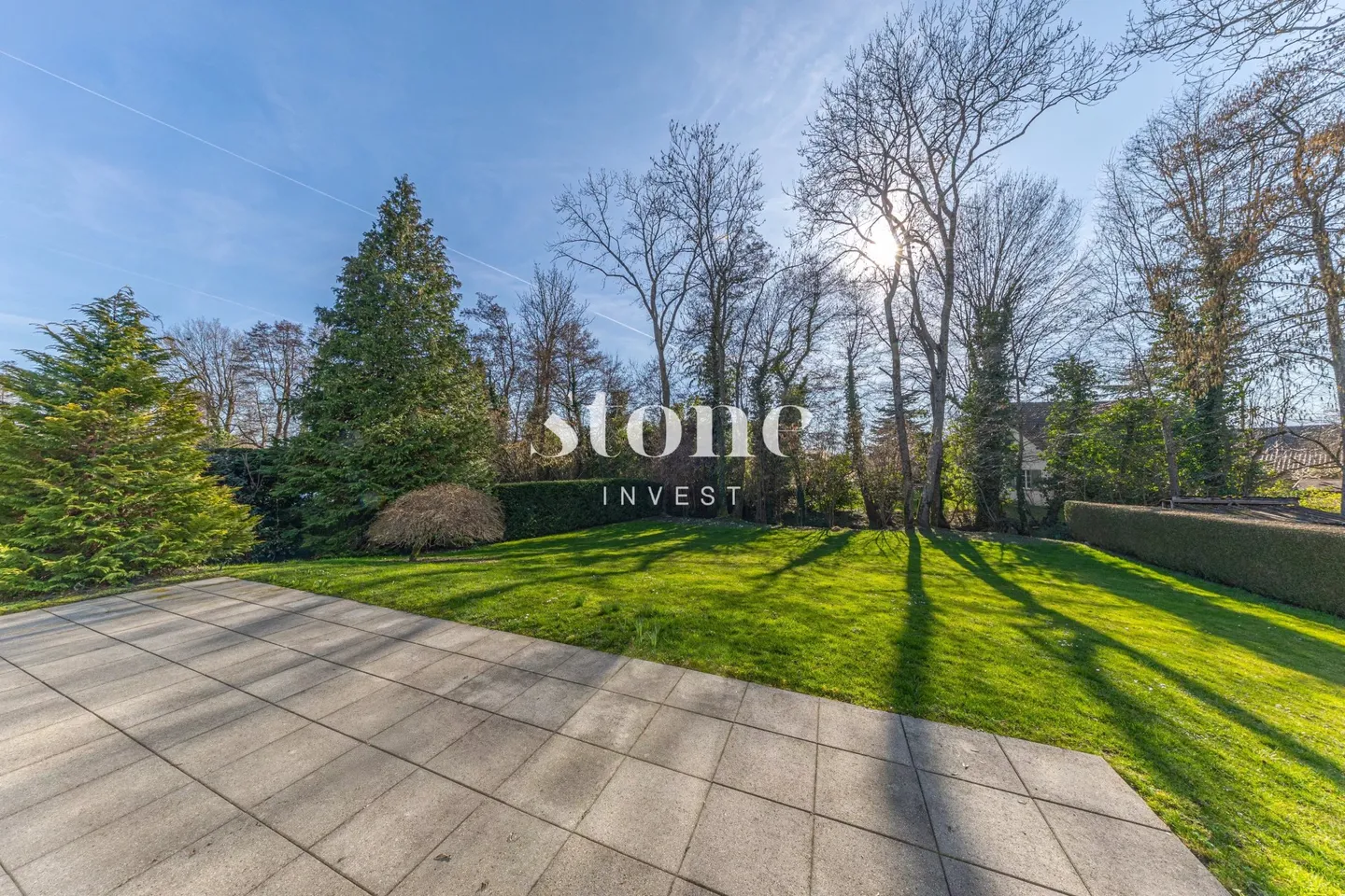 RARE: Magnificent renovated individual villa in Commugny with exceptional garden - Photo 1 of 12