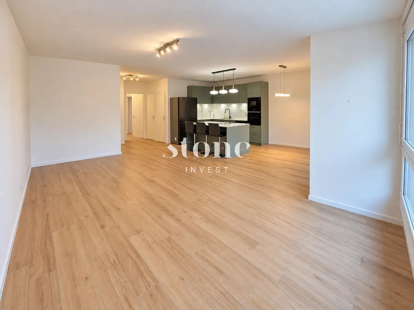 Superb 5-room crossing apartment fully renovated - Photo 3 of 8