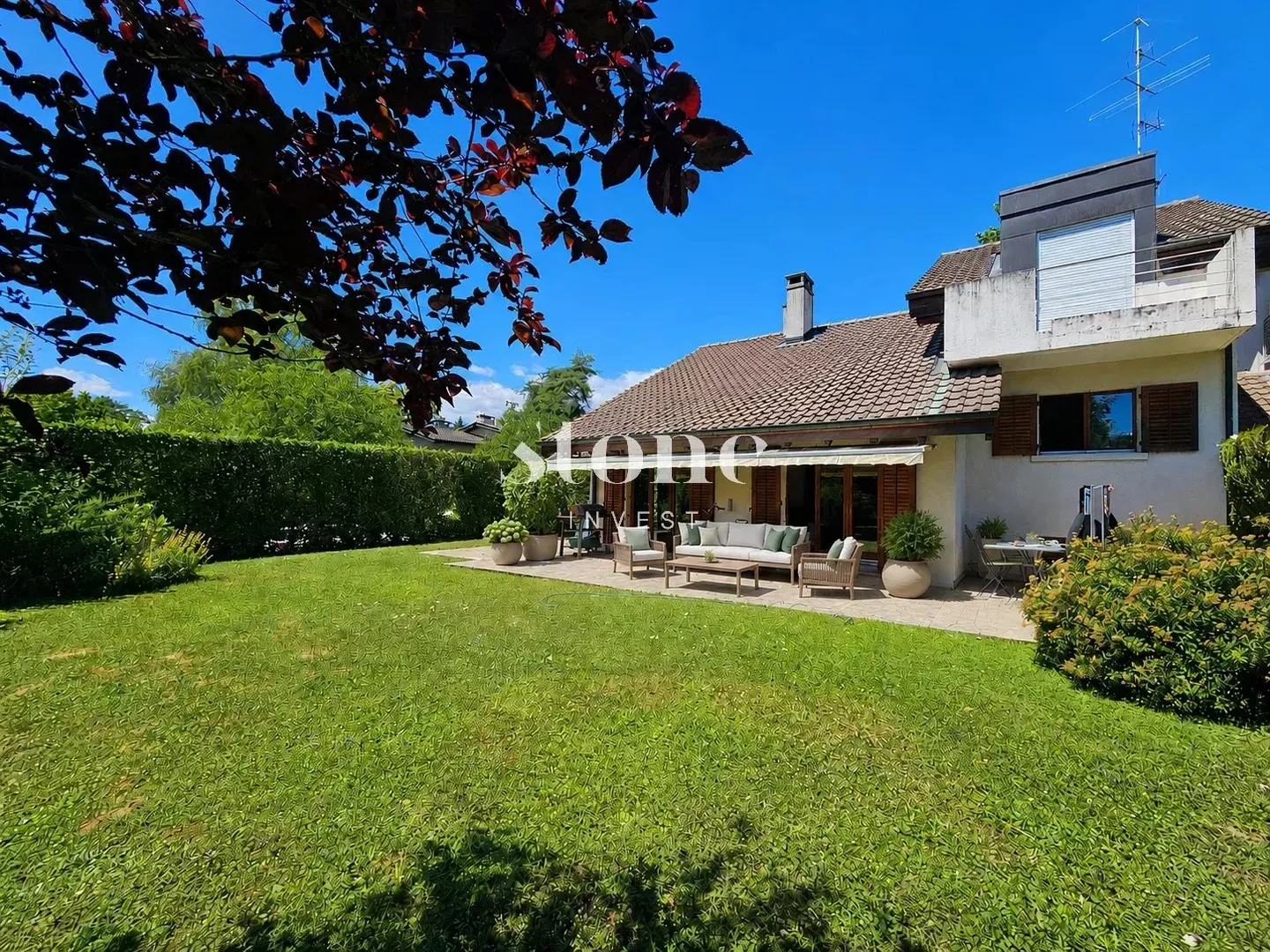 Spacious 6-bedroom house with garden - Photo 2 of 6