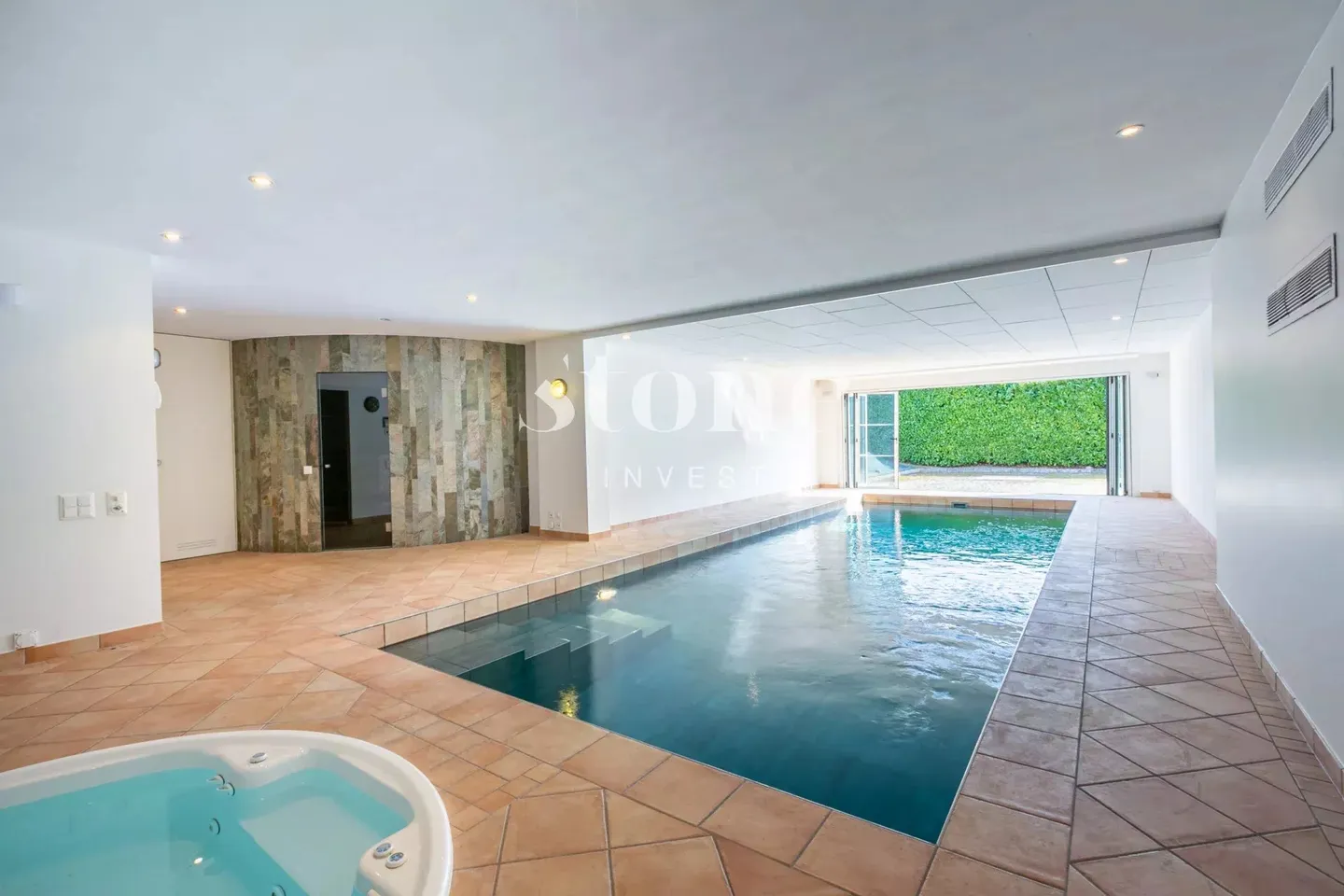Spaziosa villa padronale con vista sul lago e SPA privato - Foto 4 di 4