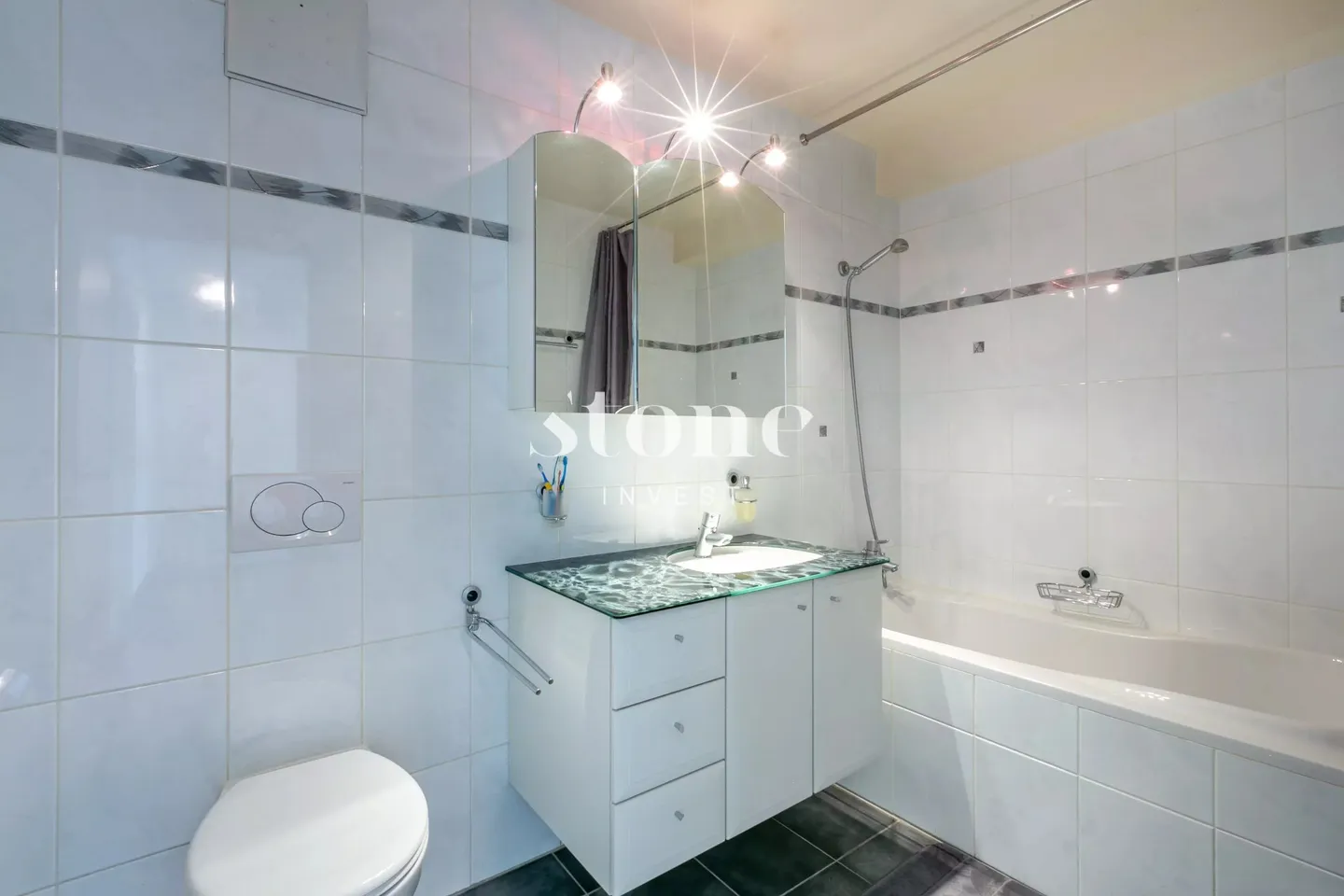 Superbe attique avec mezzanine - Photo 12 sur 13