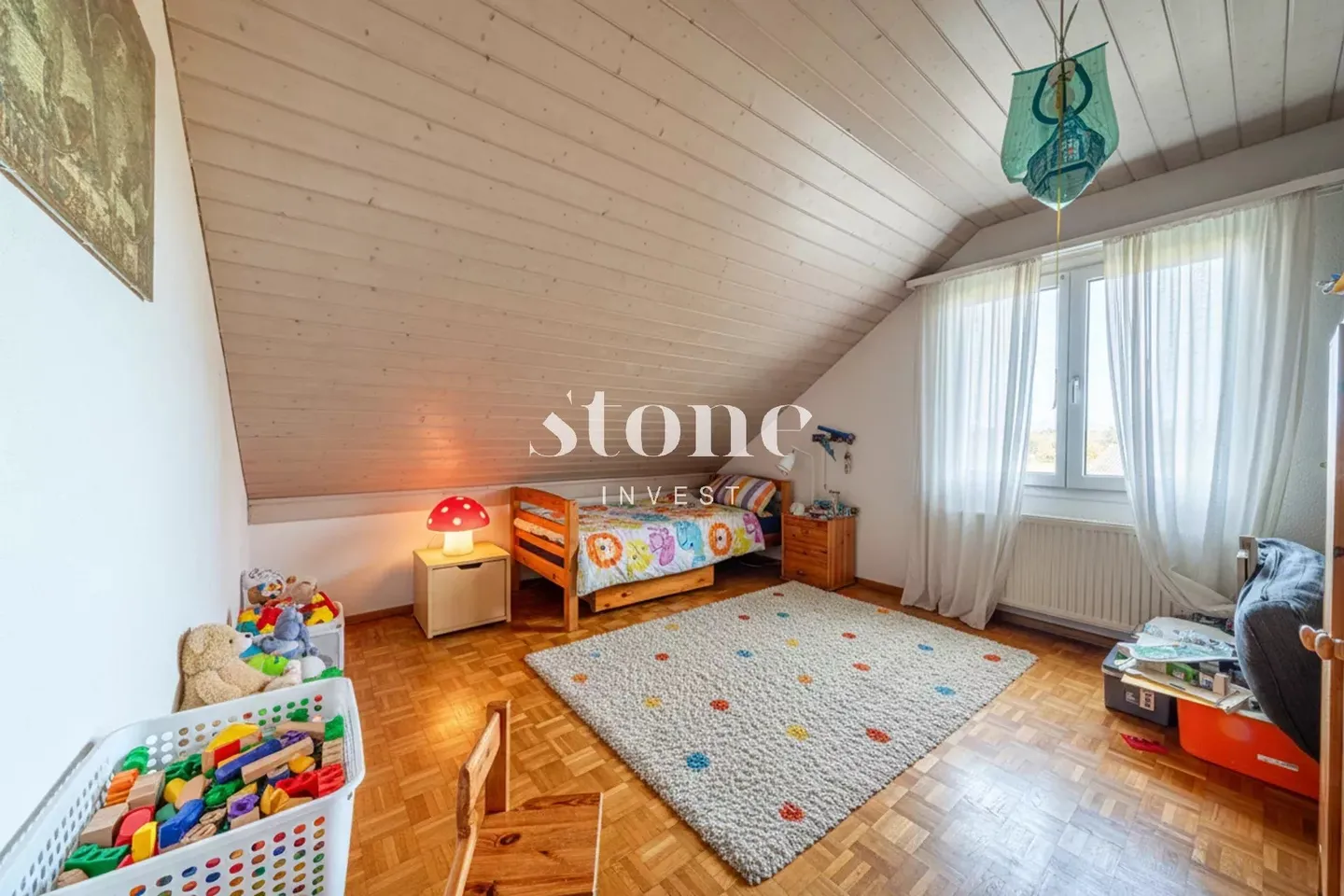 Spacious 6-bedroom house with garden in Bogis-Bossey - Photo 11 of 12