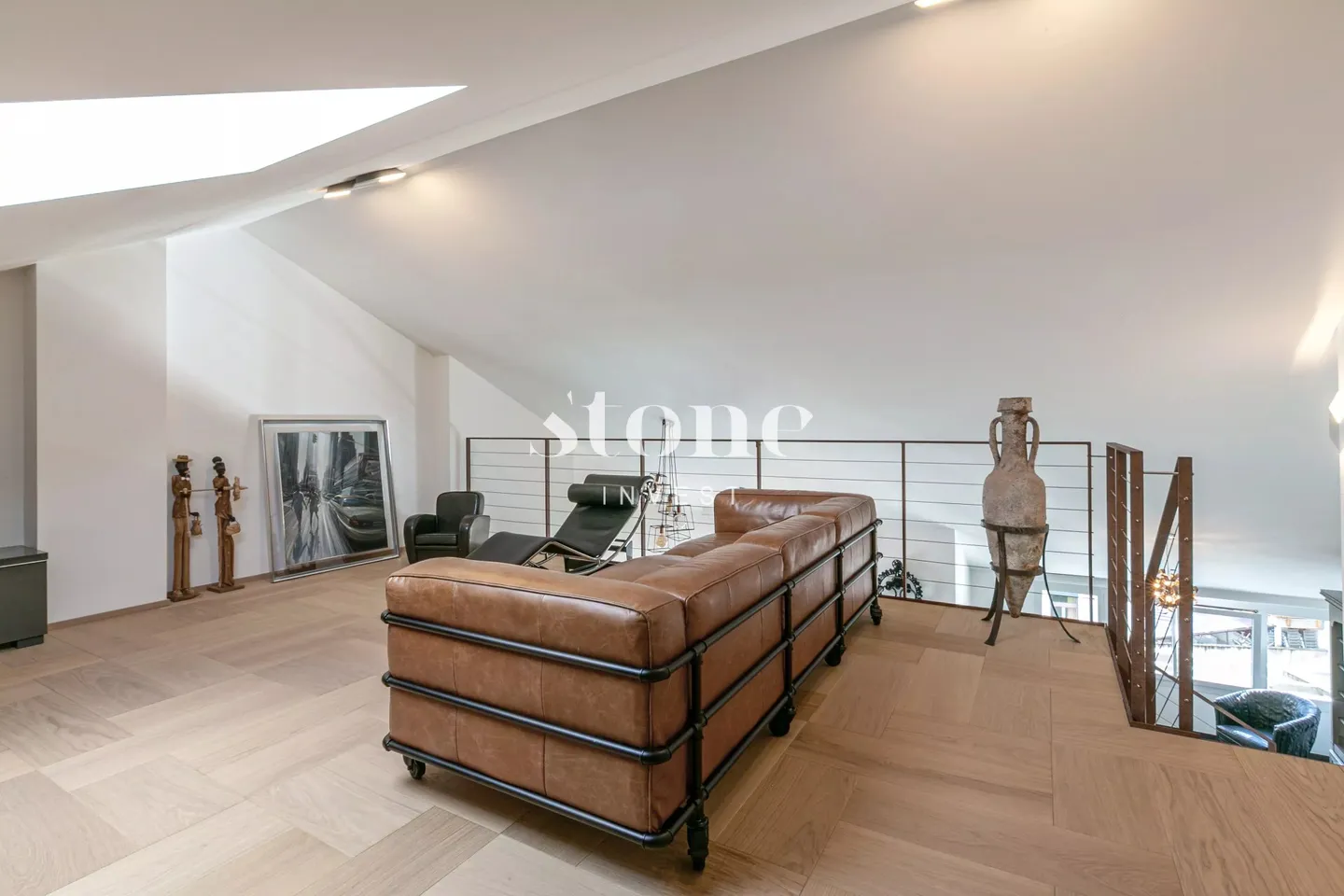 Superbe attique avec mezzanine - Photo 8 sur 13