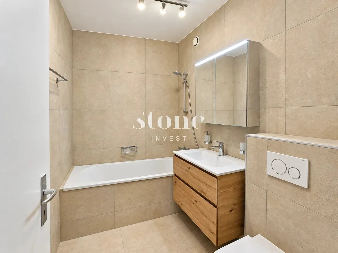 Superb 5-room crossing apartment fully renovated - Photo 5 of 8