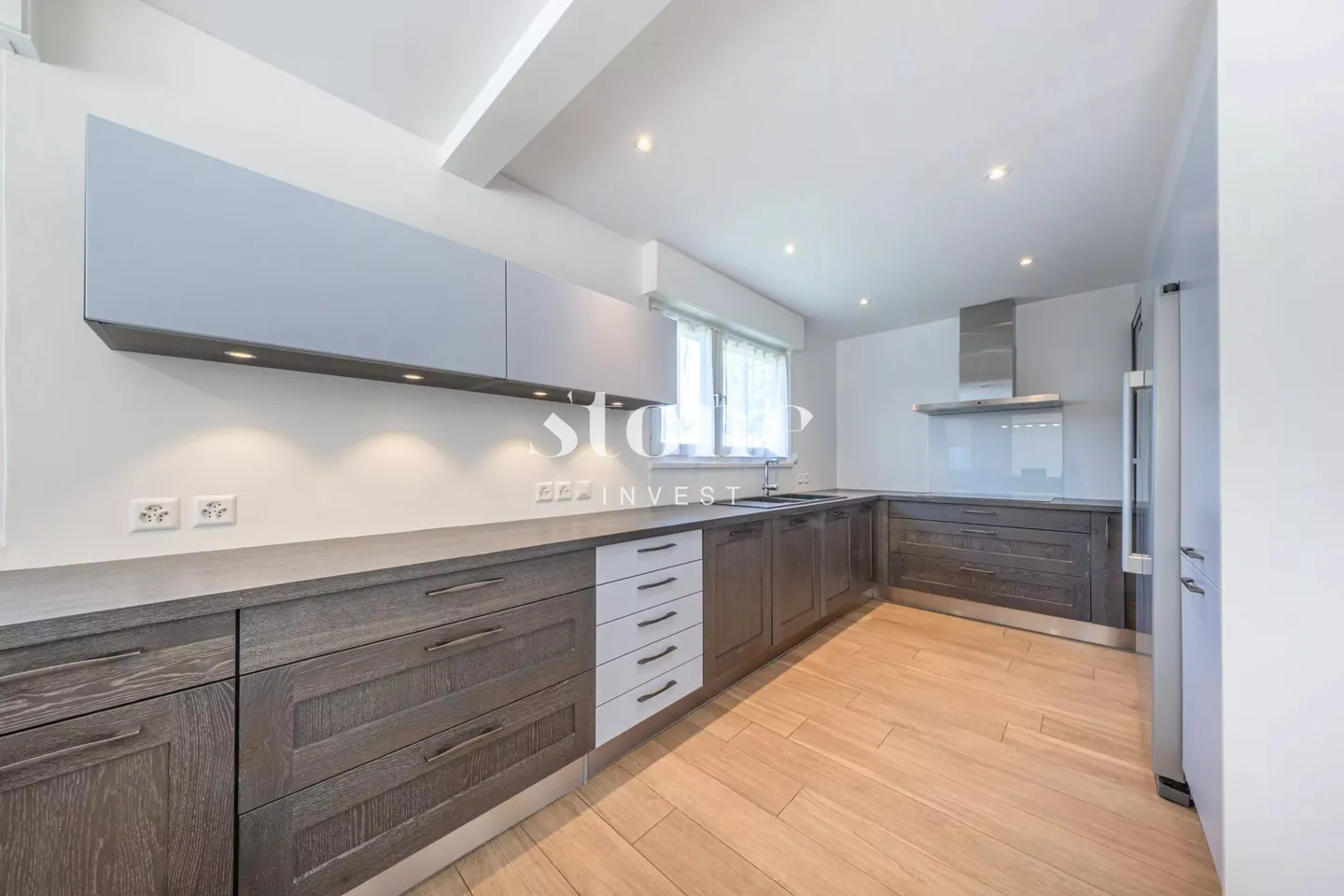 RARE: Magnificent renovated individual villa in Commugny with exceptional garden - Photo 4 of 12