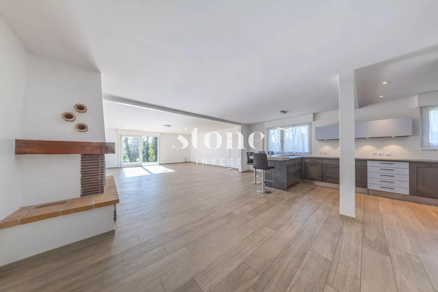 RARE: Magnificent renovated individual villa in Commugny with exceptional garden - Photo 3 of 12