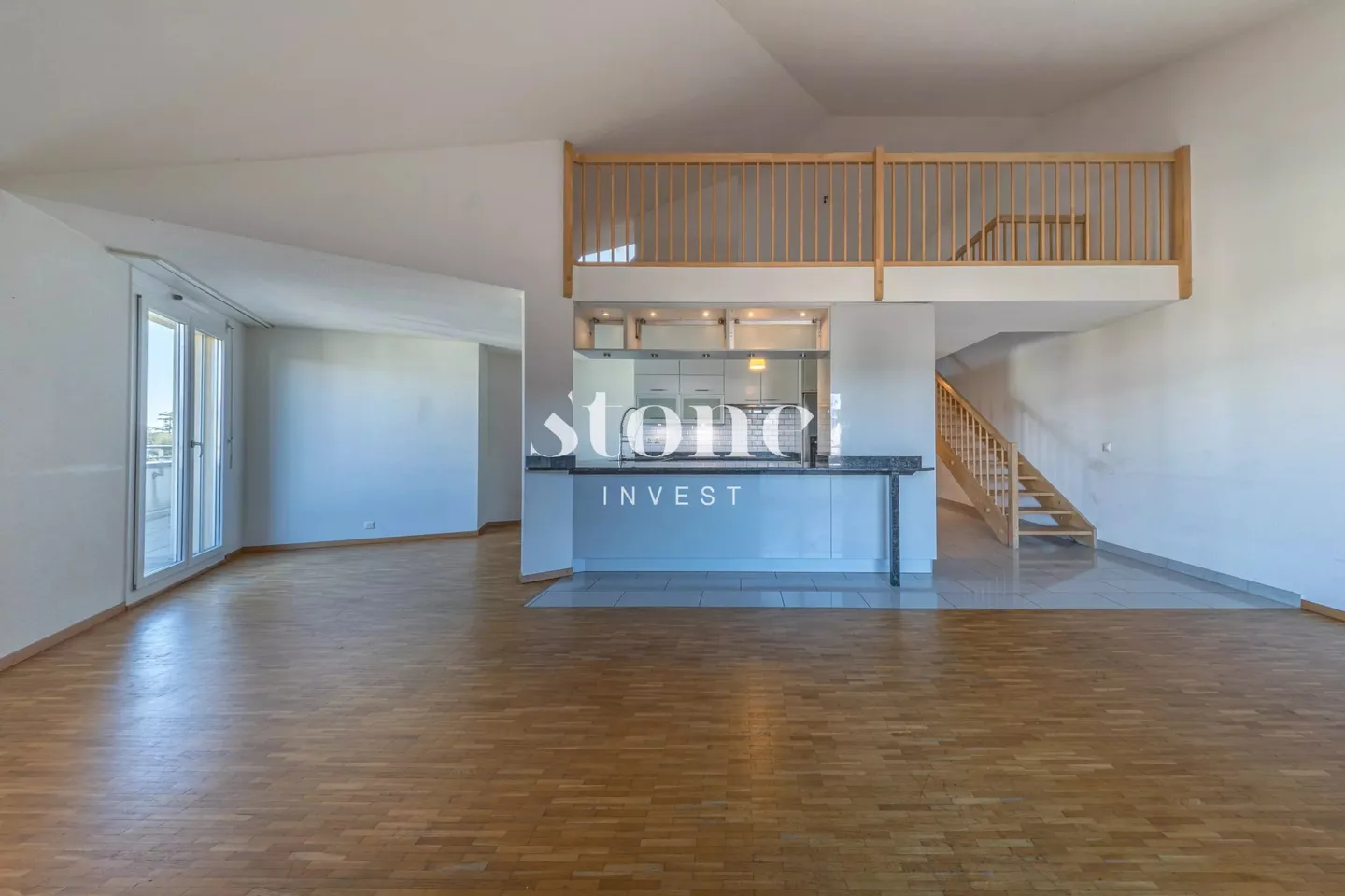 Attico luminoso con terrazza - Foto 4 di 13