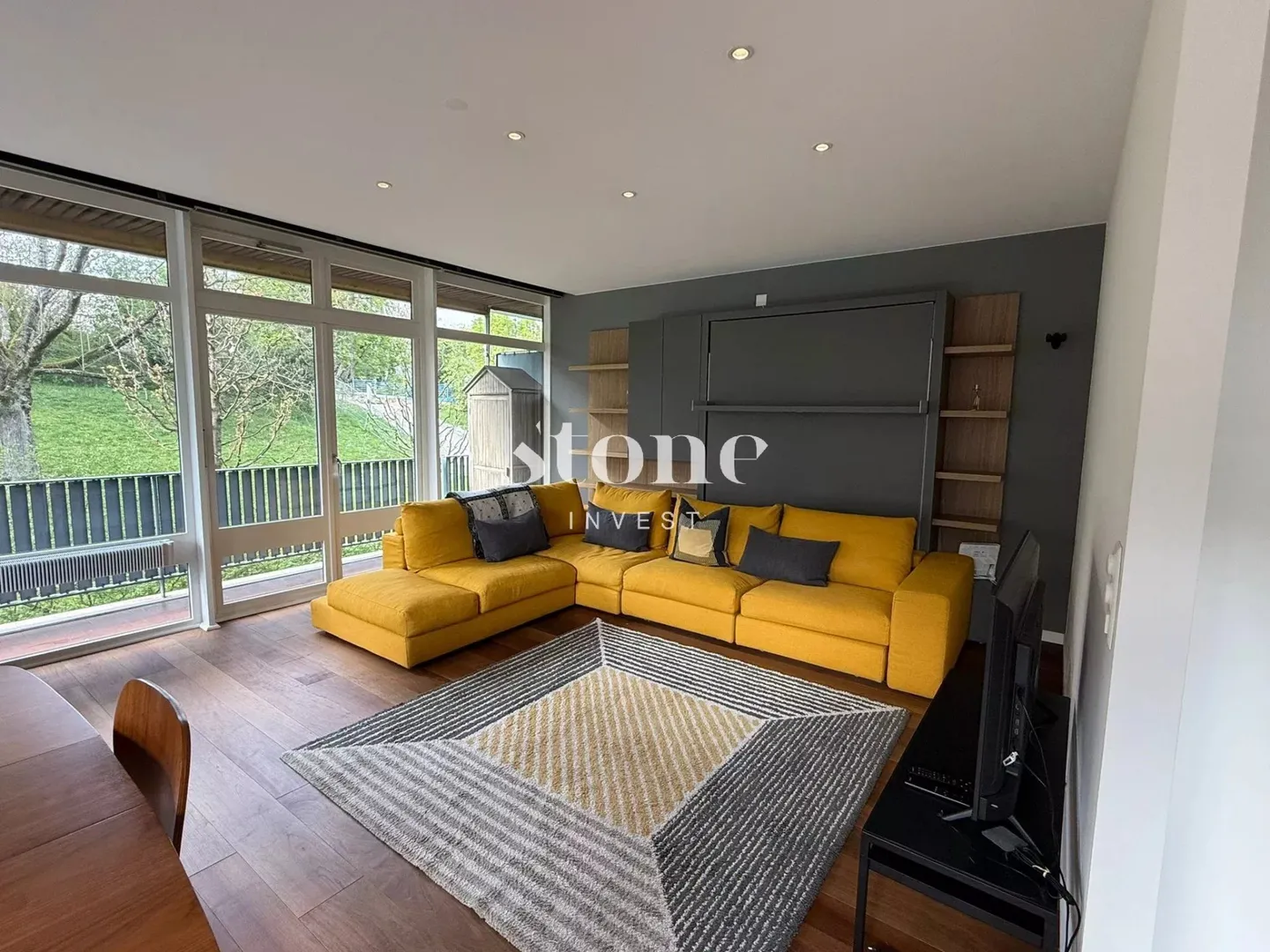 Magnifique appartement lumineux meublé récemment rénové de 58 m2 et 24 m2 de terrasse avec vue dégagée sur le parc - Photo 2 of 13