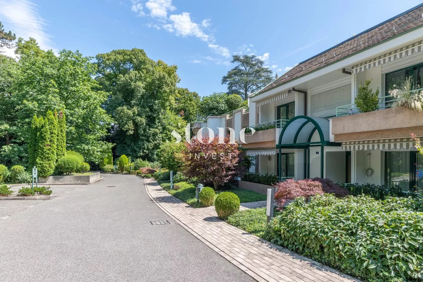 High-end residence just steps from the lake! - Photo 9 of 9