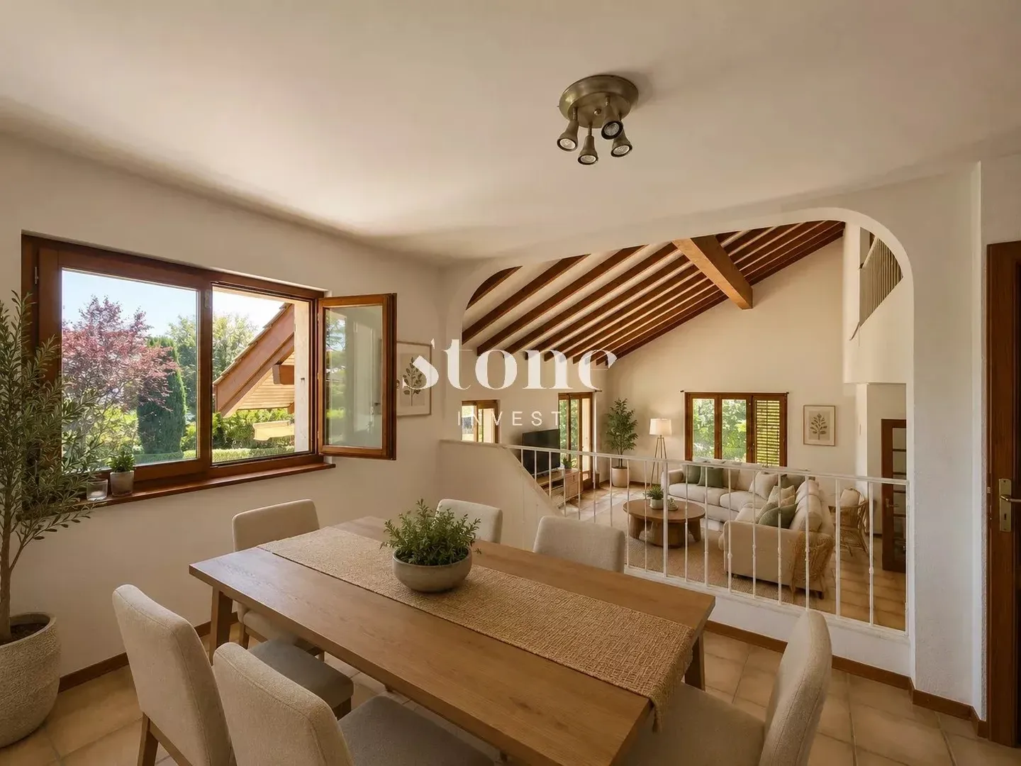Spacious 6-bedroom house with garden - Photo 3 of 6