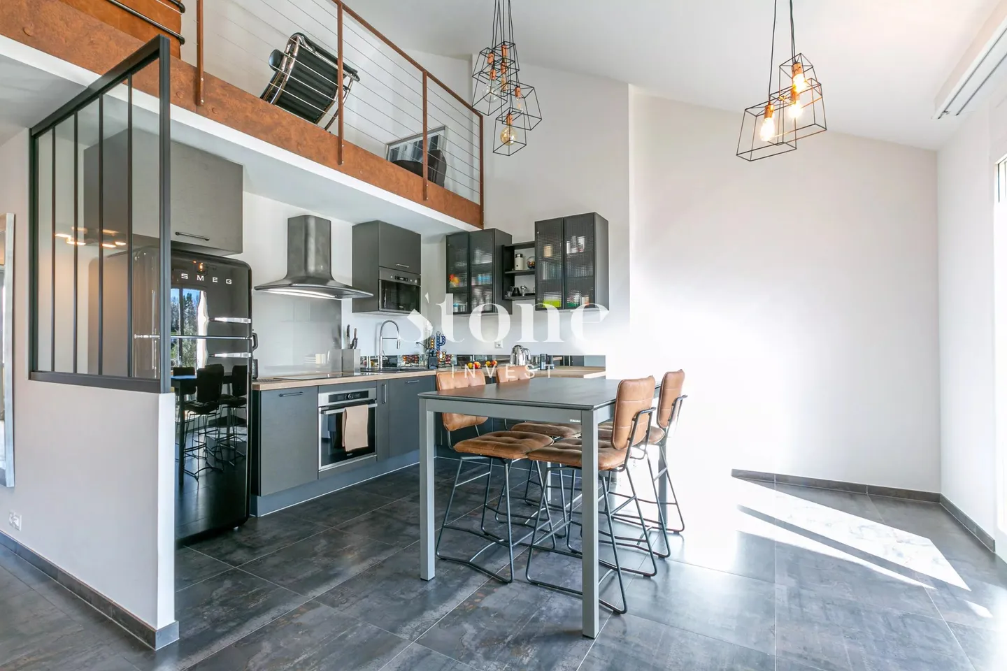 Superbe attique avec mezzanine - Photo 6 sur 13