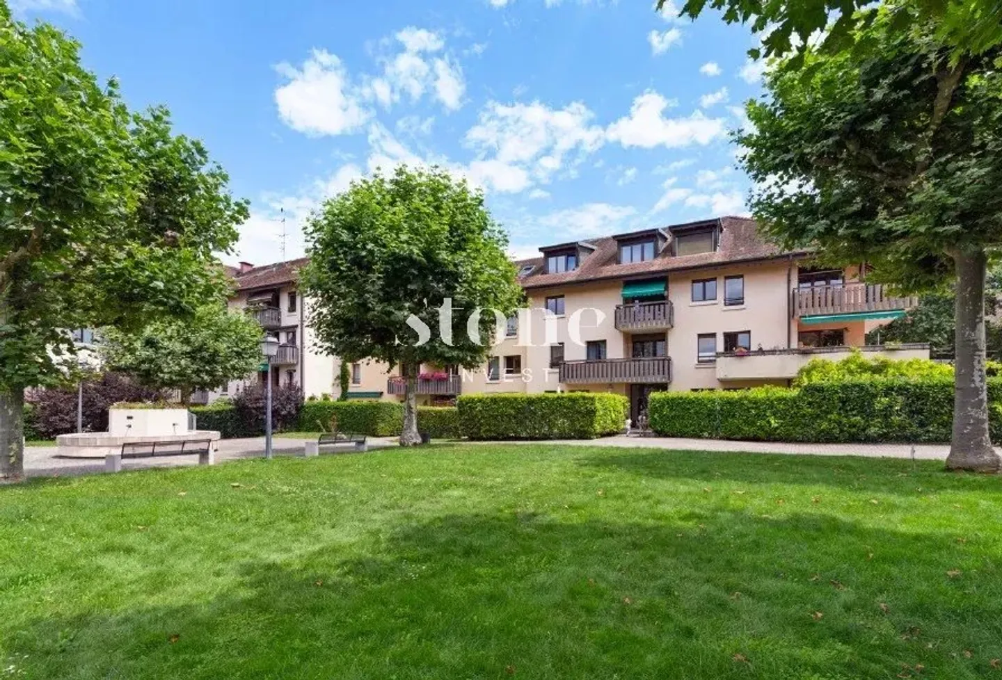 Superb 5-room apartment with balcony and loggia - Photo 1 of 13