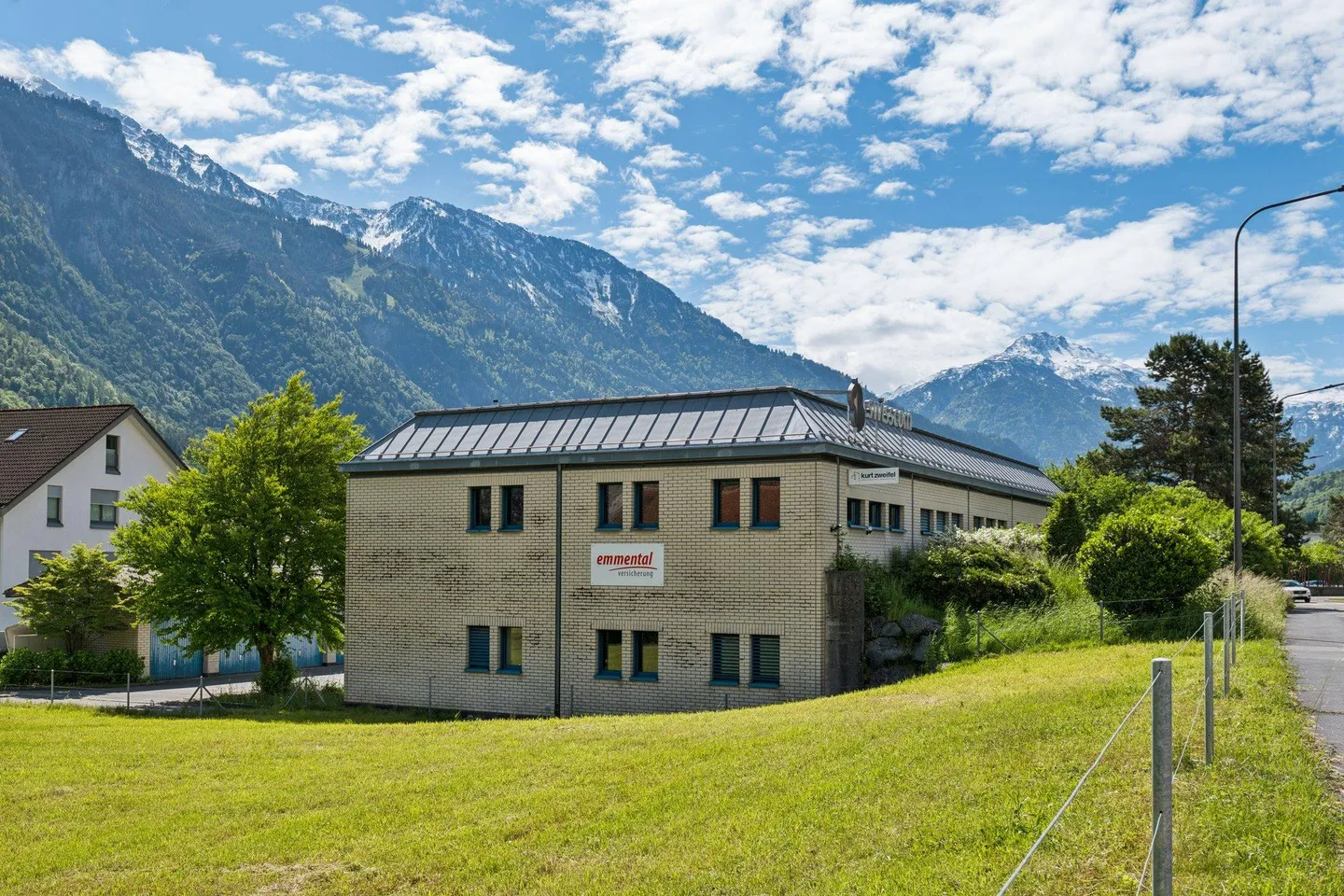 Space, Freedom &amp; Alpine View – Your New Area in Glarus - Photo 1 of 10