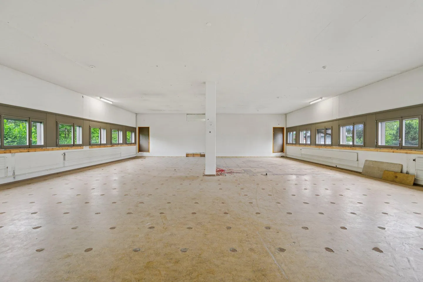 Espace commercial/de stockage polyvalent dans un emplacement central à Uzwil - Photo 5 sur 9