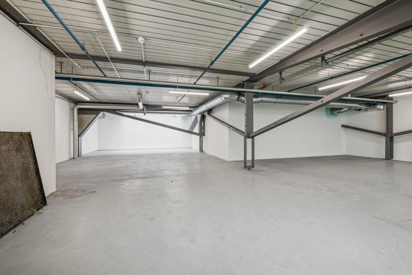 164 m² Storage Space in a Central Location - Near Basel SBB - Photo 2 of 4