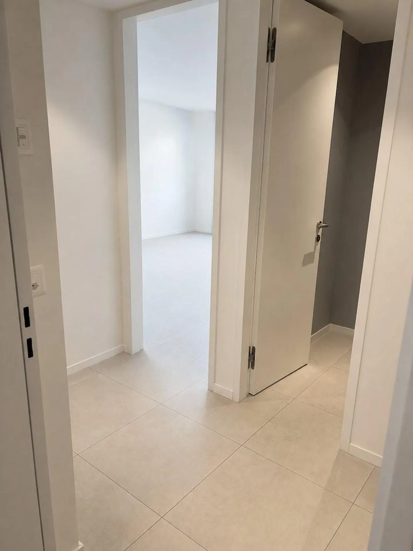 Modern Studio / Office in a Central Location - Photo 5 of 6