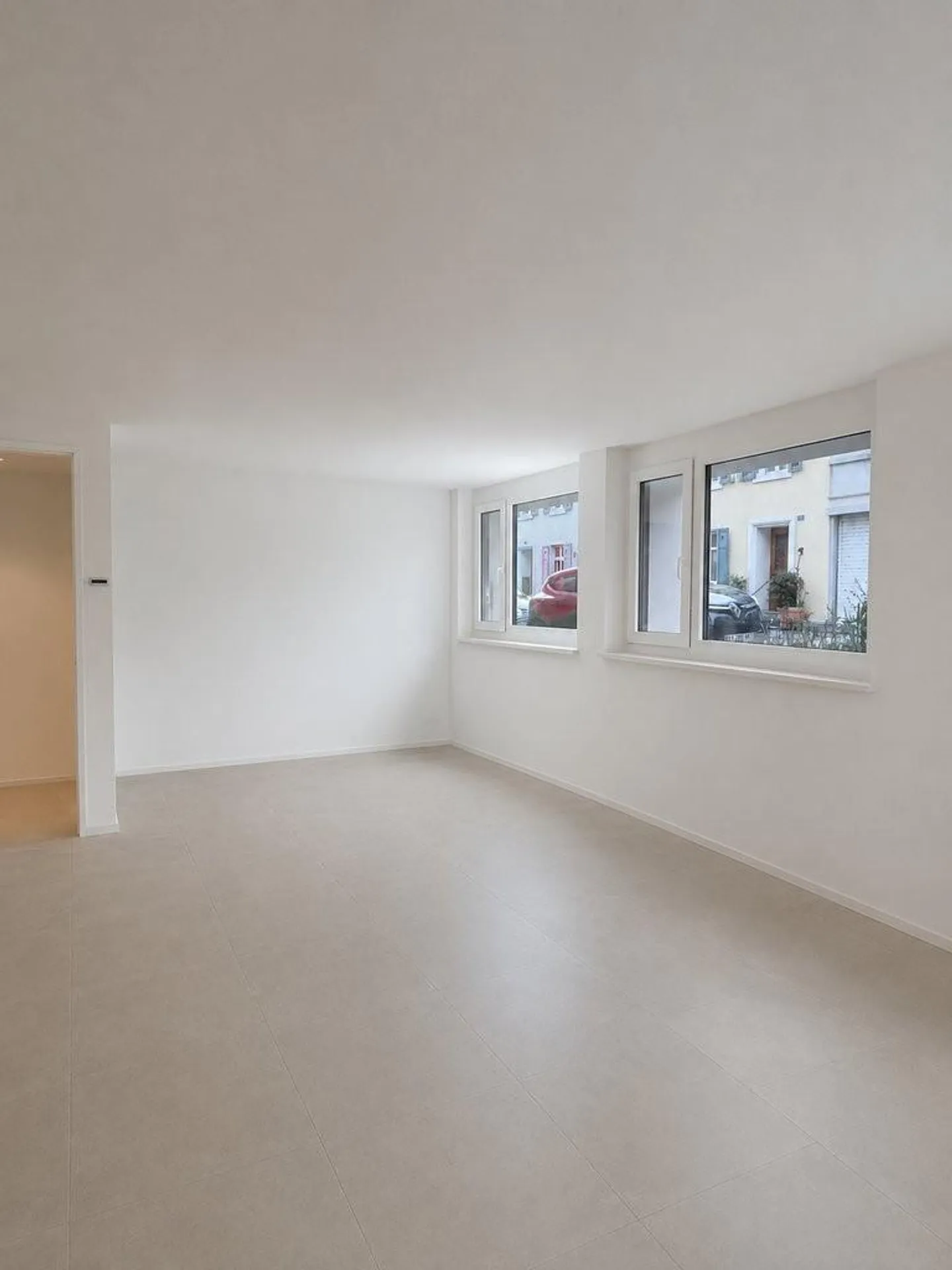 Modern Studio / Office in a Central Location - Photo 3 of 6