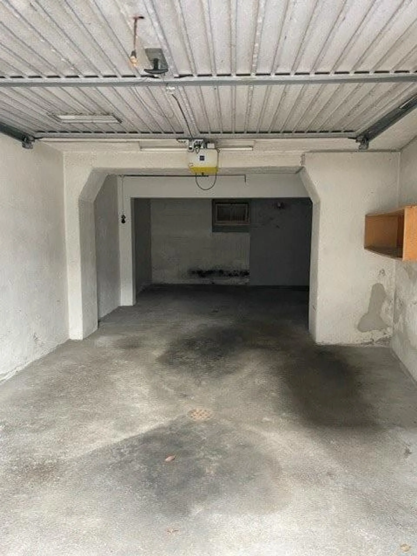 Garage for rent in District 6 - Photo 3 of 3
