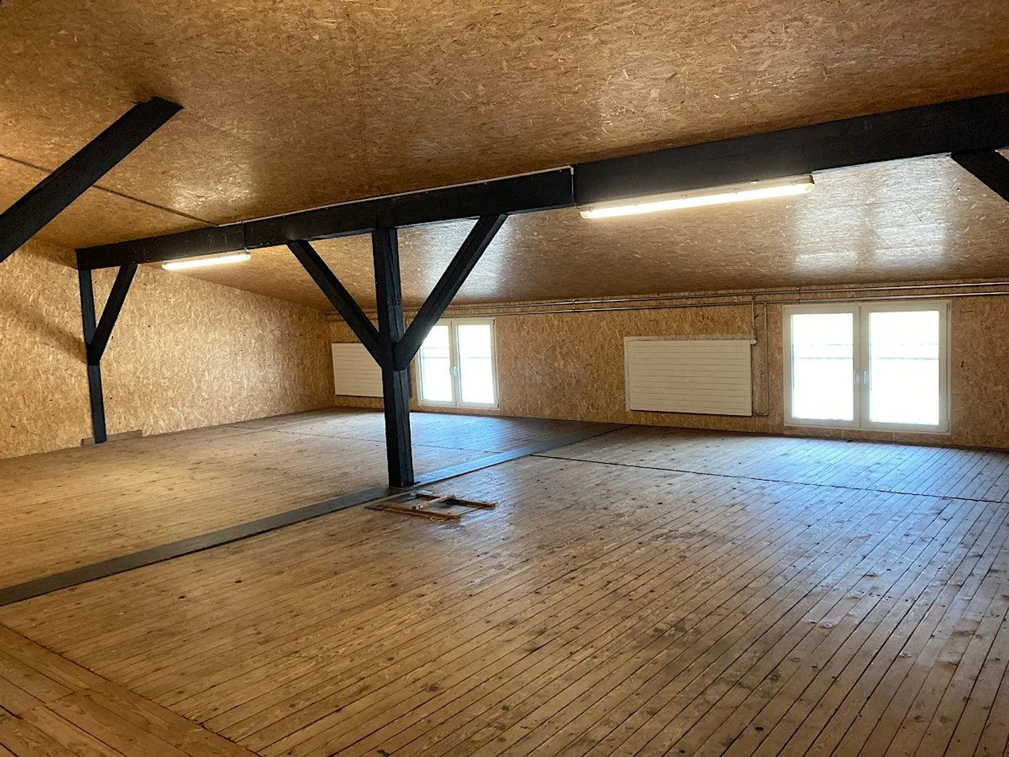 Storage & Hobby Room for Rent: Room 217 in the Storage and Commercial Building 2, 1st Floor - Photo 4 of 4