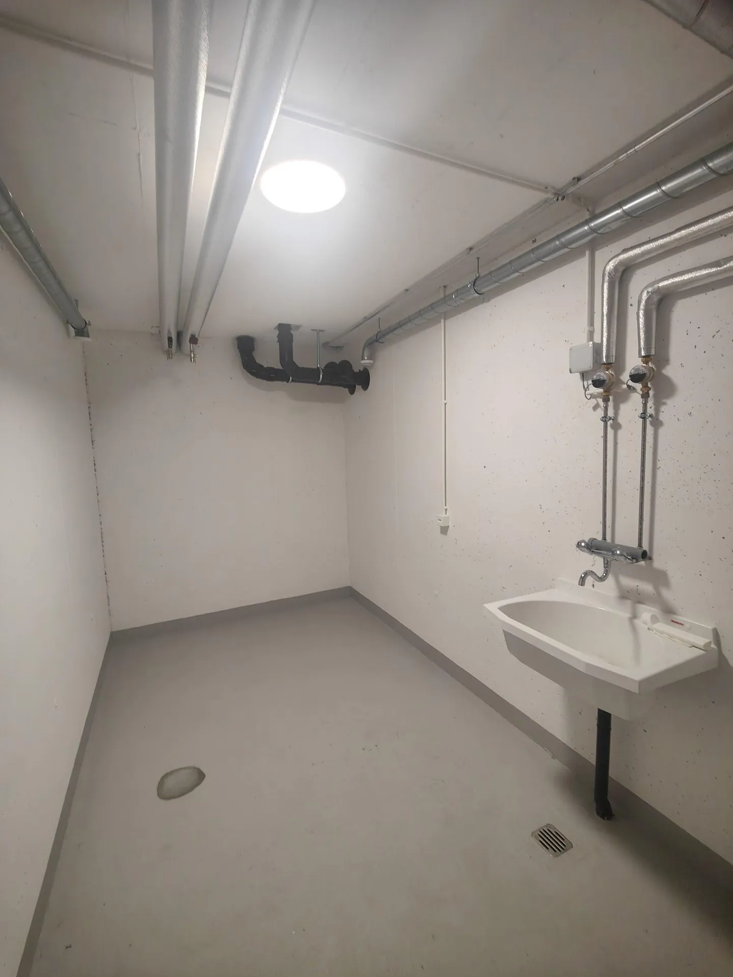 10.4m2 Storage Room Zurich - Stoffelstrasse 15 - Photo 7 of 9