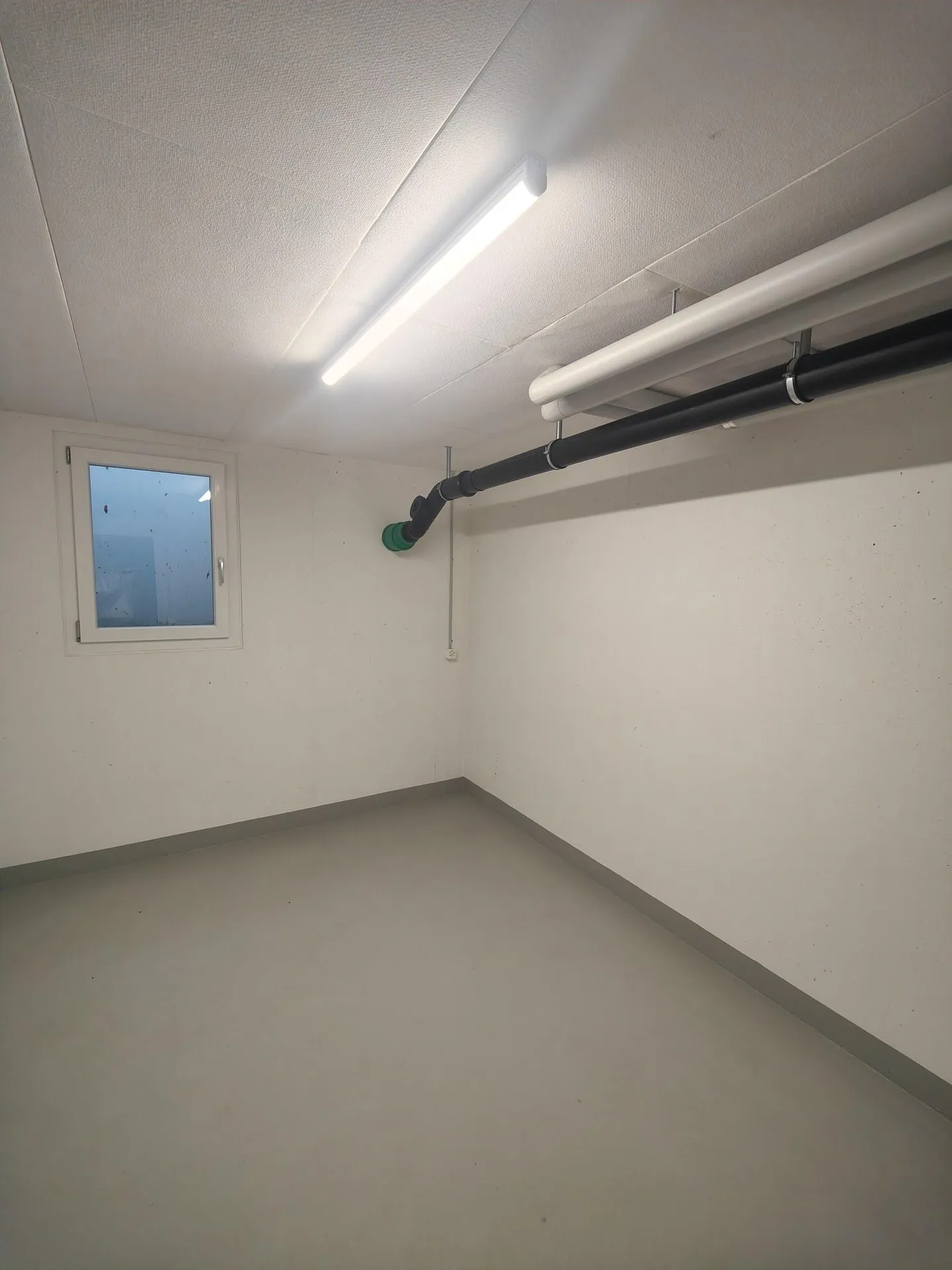 11.83m2 Magazzino Neuendorf - Dorfstrasse 37/37a - Foto 4 di 9