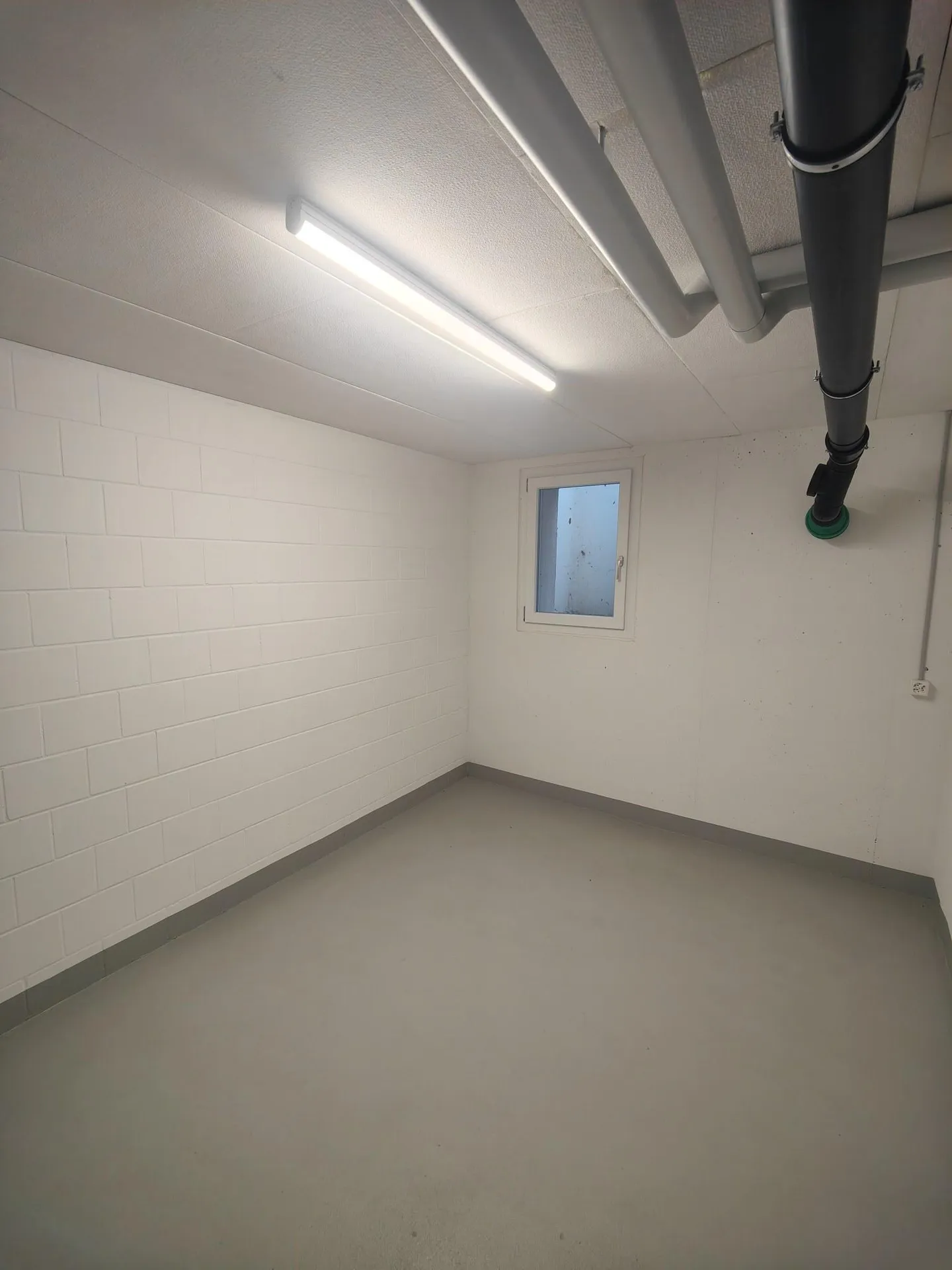 11.83m2 Magazzino Neuendorf - Dorfstrasse 37/37a - Foto 6 di 9