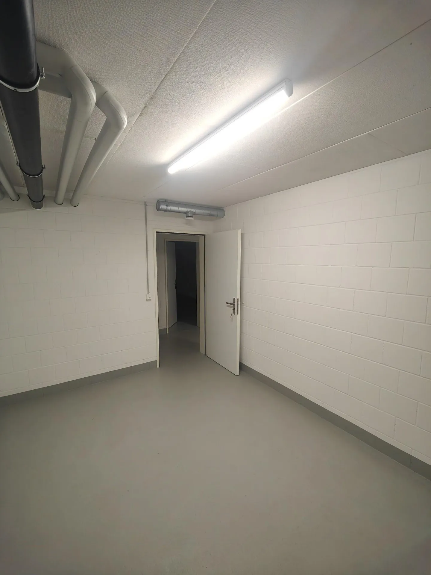 11.83m2 Magazzino Neuendorf - Dorfstrasse 37/37a - Foto 8 di 9