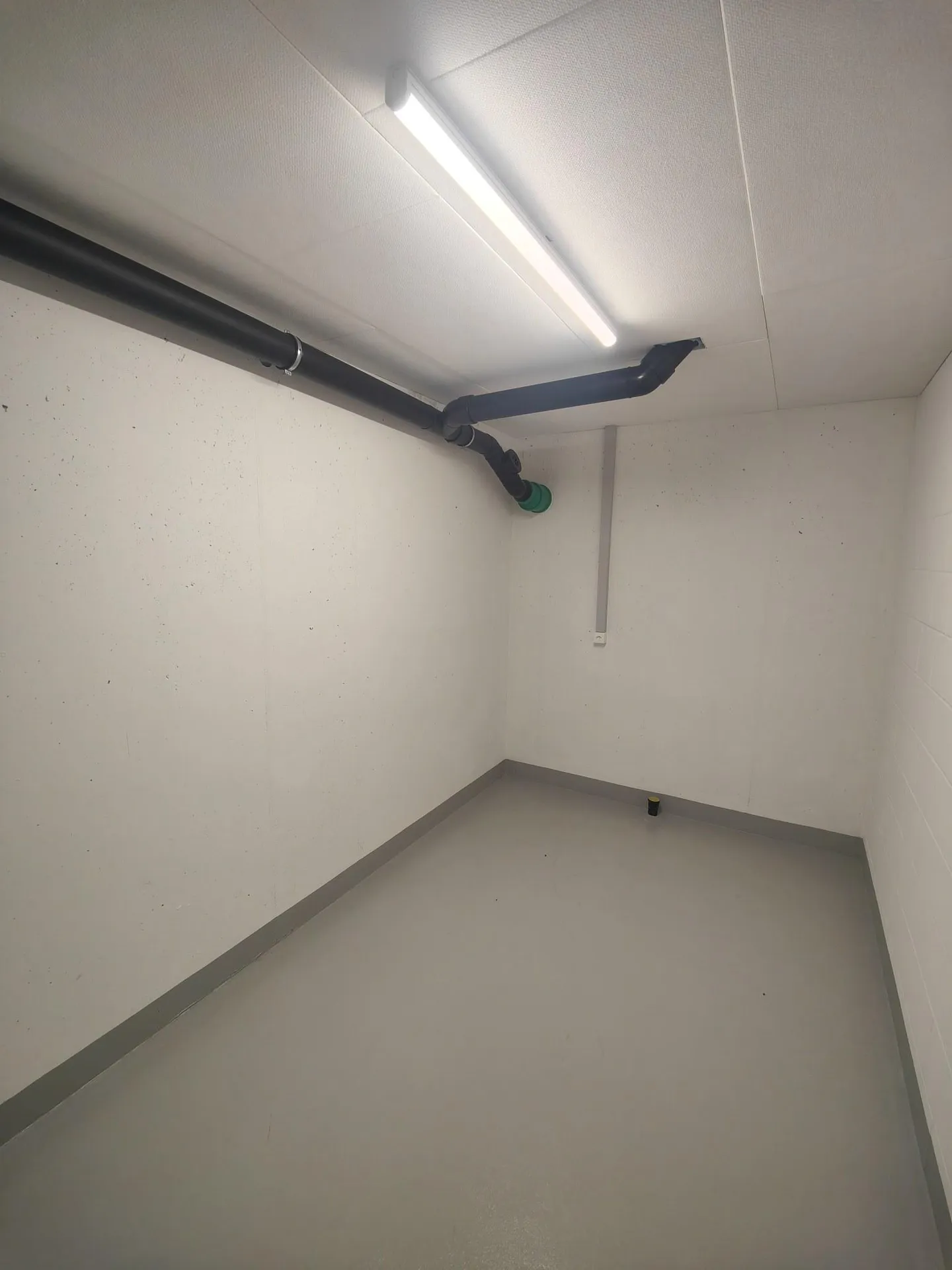 8.88m2 Magazzino Neuendorf - Dorfstrasse 37/37a - Foto 6 di 9