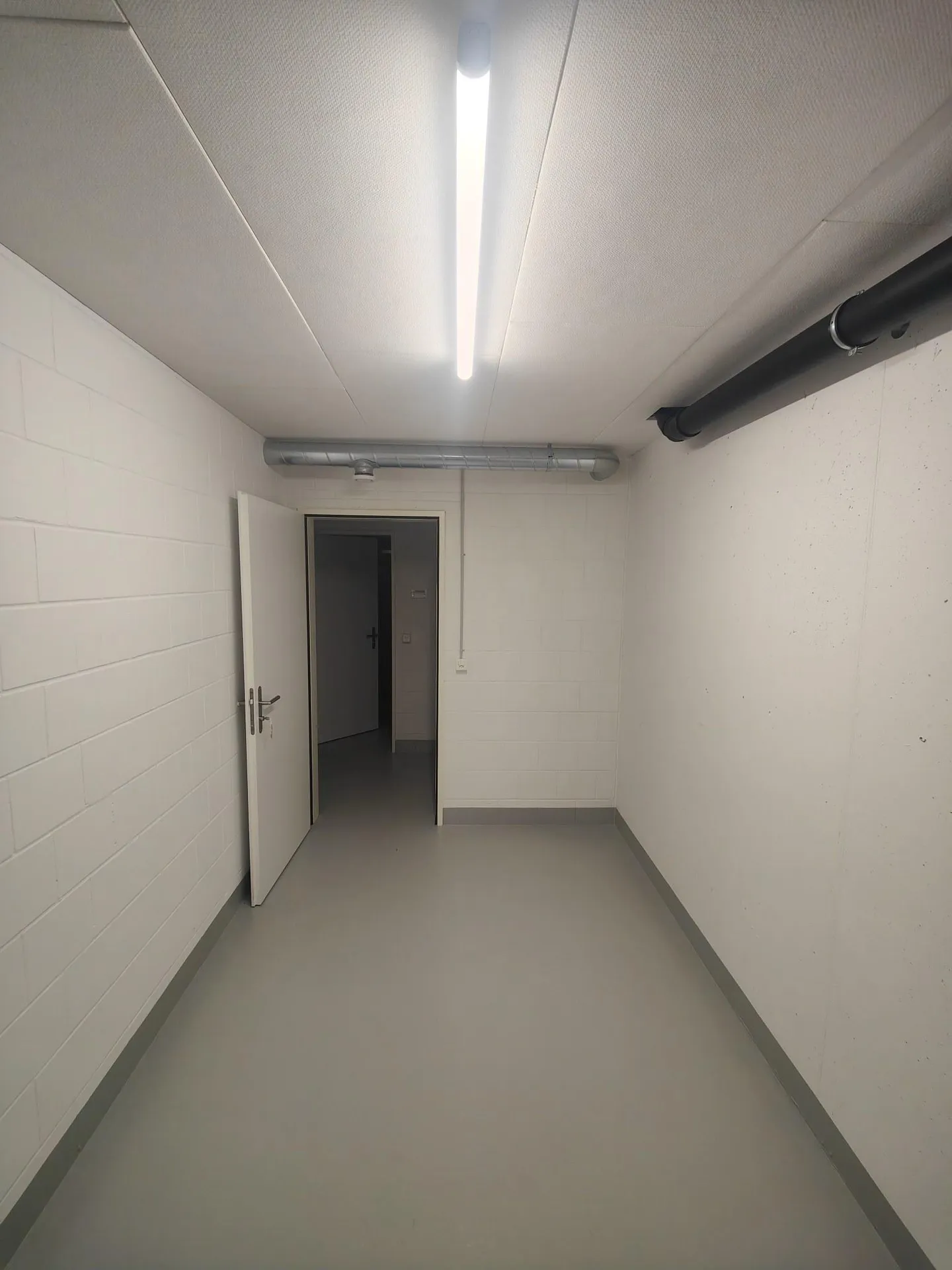 8.88m2 Magazzino Neuendorf - Dorfstrasse 37/37a - Foto 1 di 9