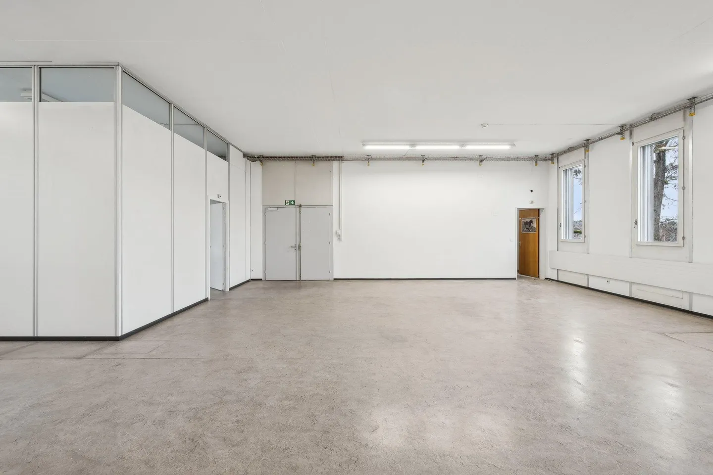 Geräumige Gewerbefläche mit Lift - Foto 4 von 8