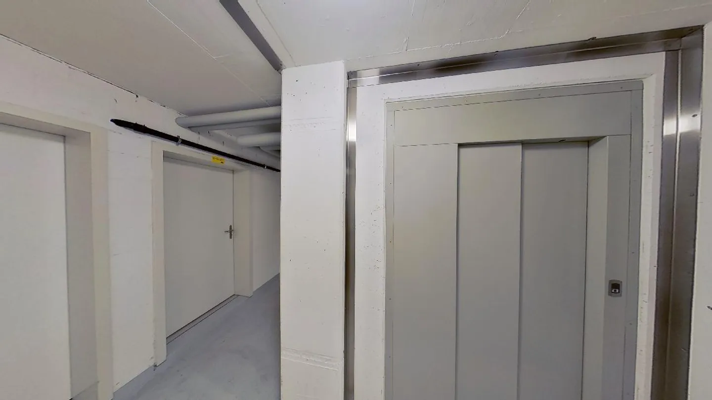 Magazzino 4.8m2 - semplice, moderno e asciutto - Foto 2 di 5