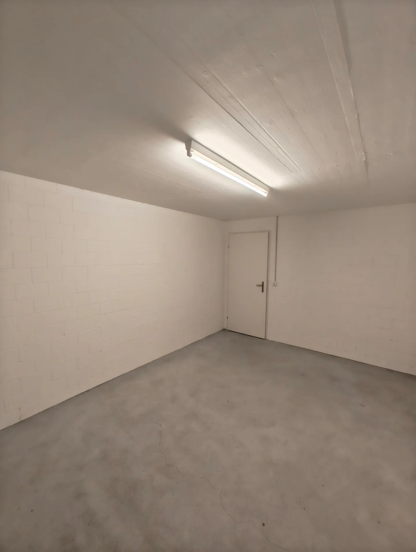 16m2 Storage Room Bülach - Zürichstrasse 52 - Photo 2 of 9