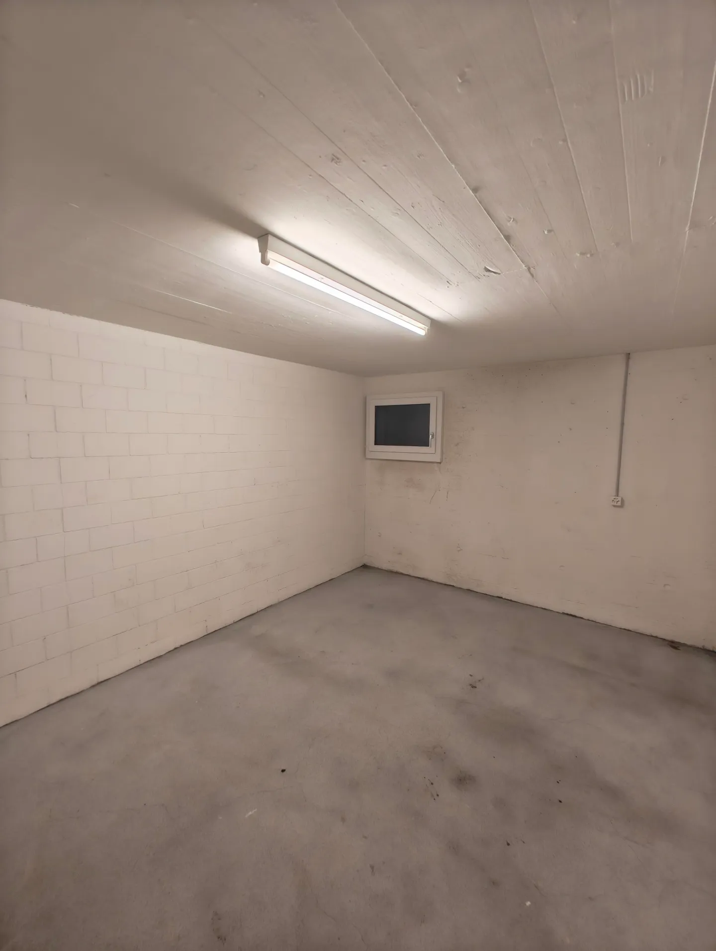 13m2 Storage Room Bülach - Zürichstrasse 52 - Photo 2 of 9
