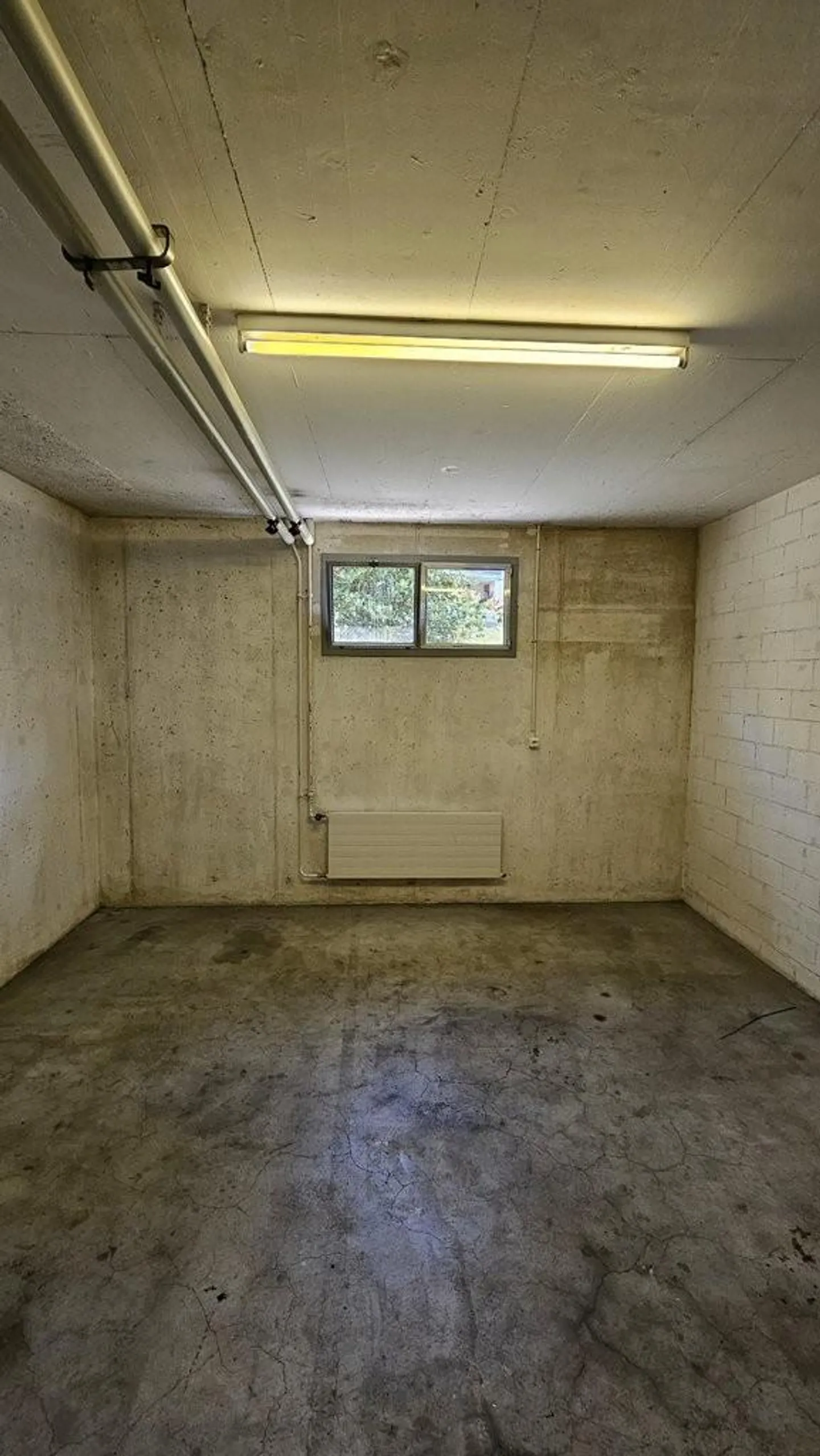 Salle de bricolage à la frontière d'Affoltern/Oerlikon - Photo 2 sur 2