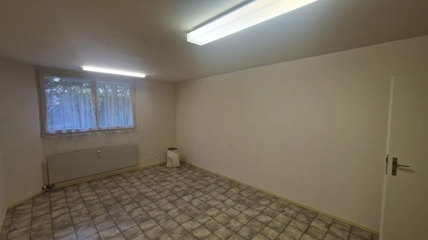 Stanza per il bricolage in una posizione tranquilla - Foto 2 di 3