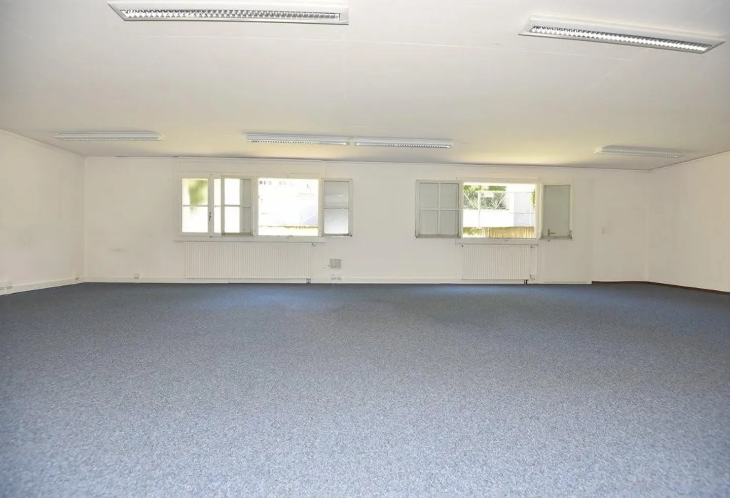 Your equipment deserves space! 86 m2 storage - Photo 5 of 9