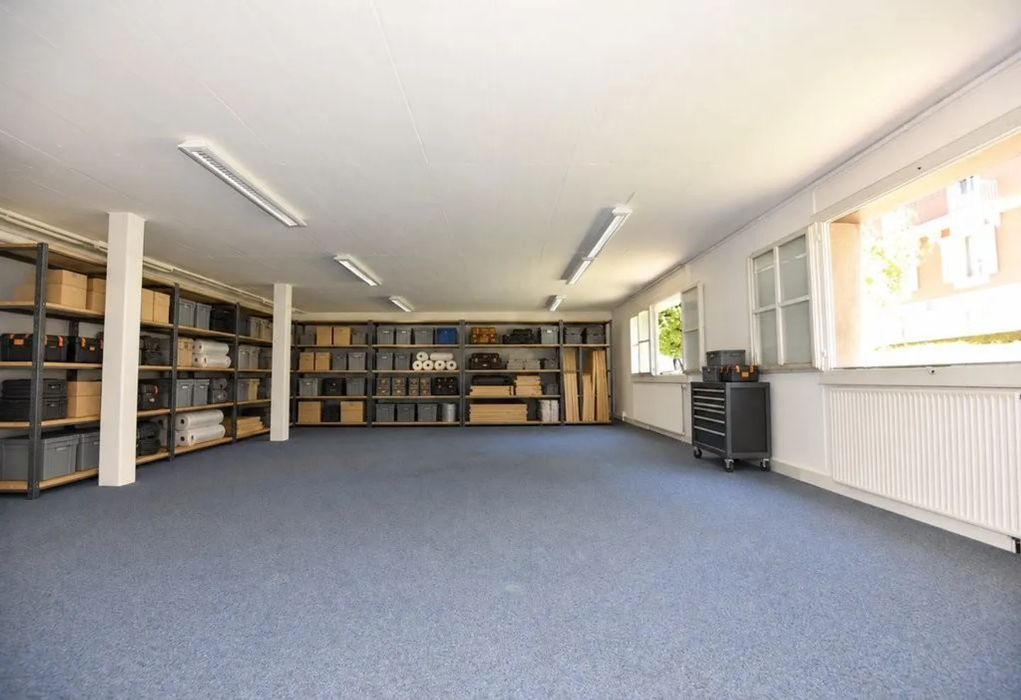 Your equipment deserves space! 86 m2 storage - Photo 2 of 9