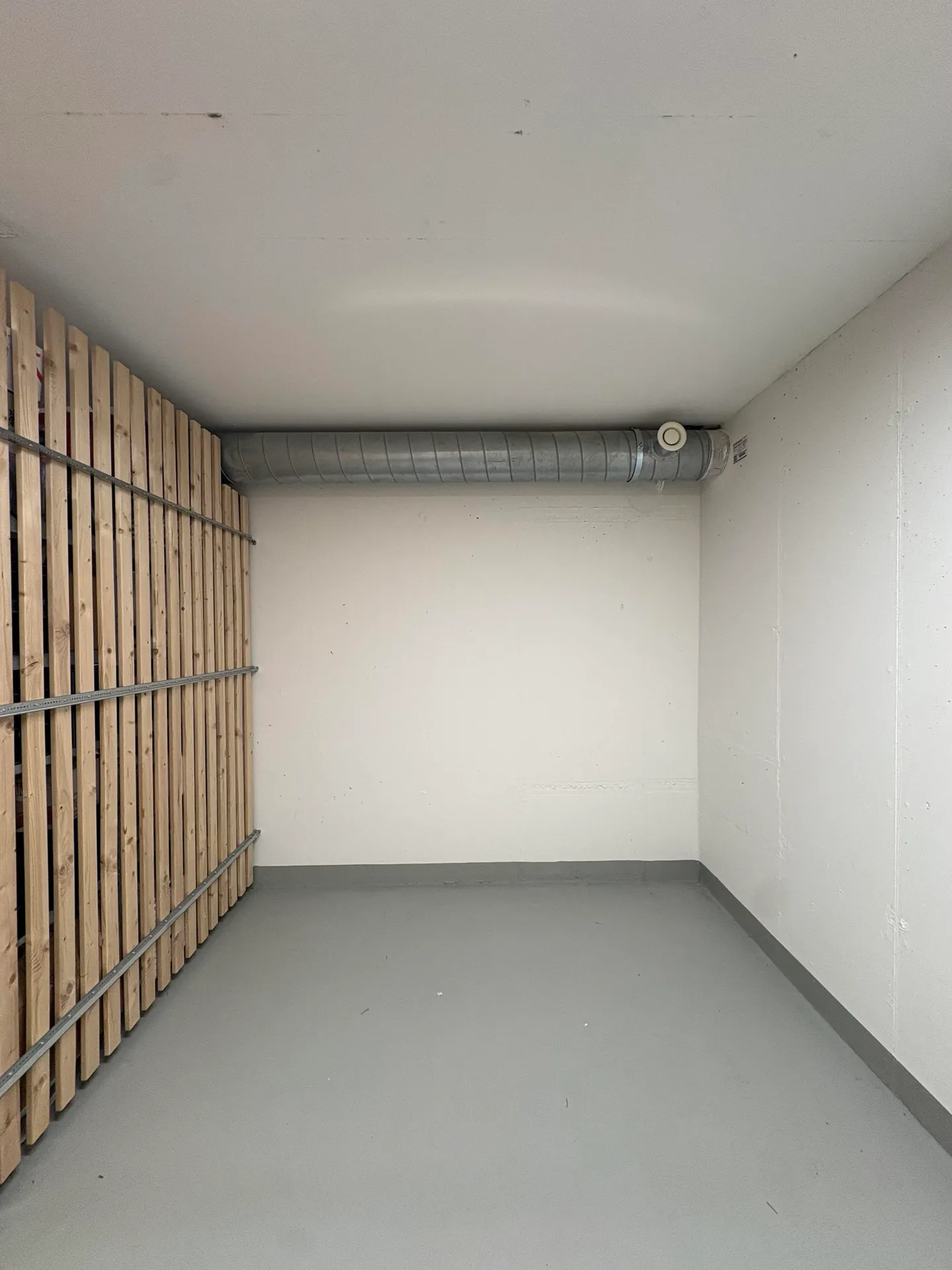 8m2 compartimento cantina Zurigo - Hagenholzstrasse 59 - Foto 3 di 8
