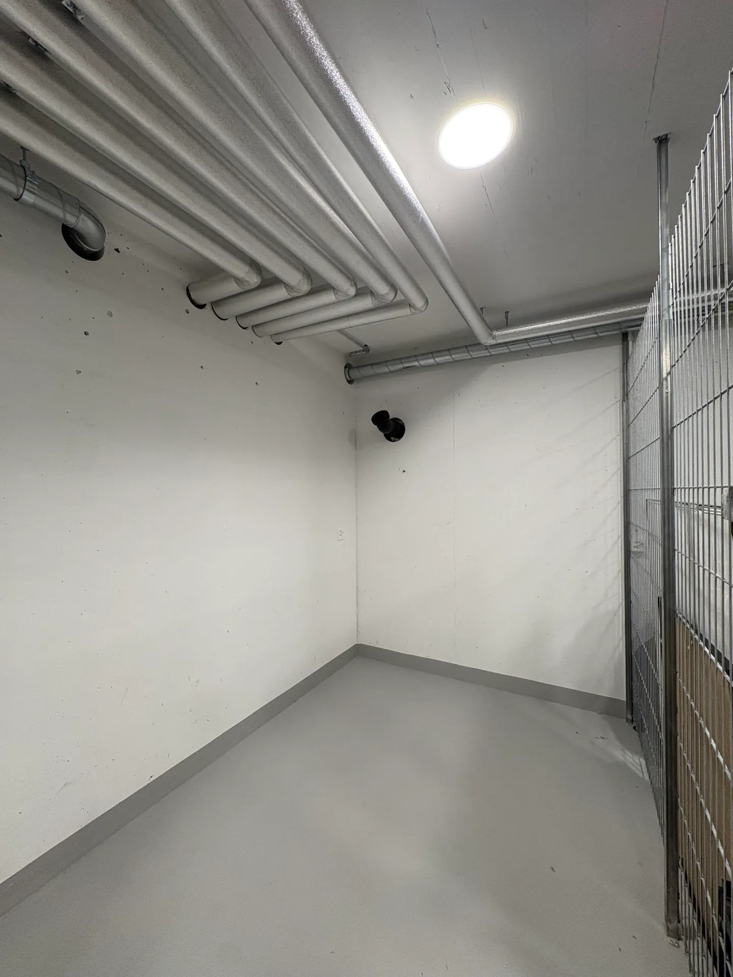 6.4m2 Kellerabteil Zürich - Stoffelstrasse 15 - Foto 2 von 10