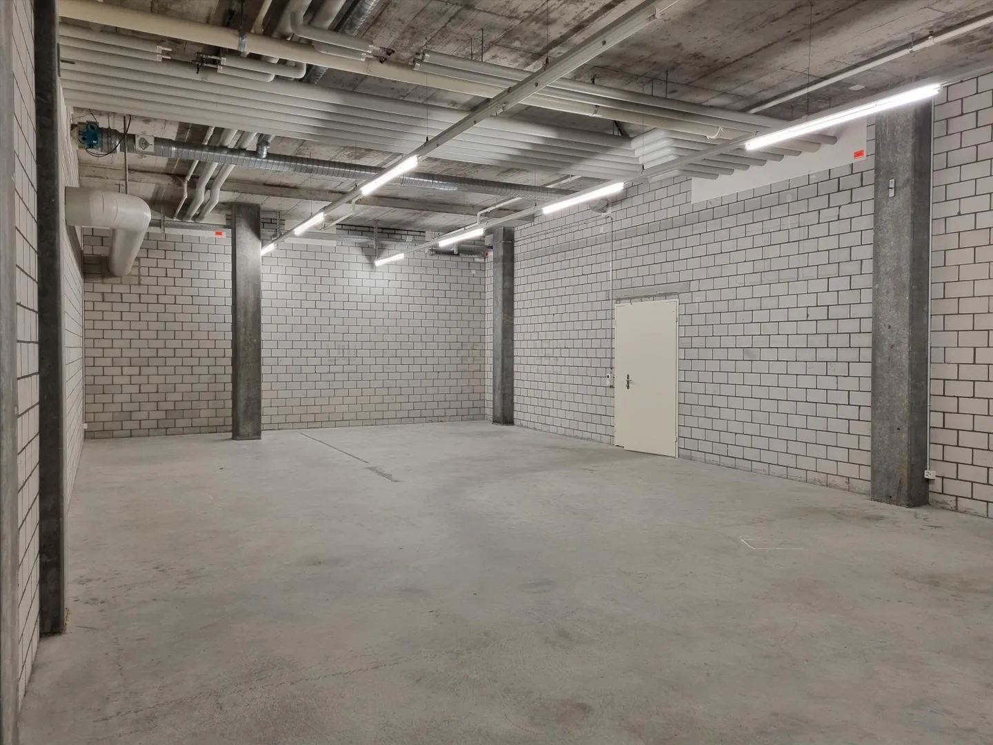 Espace de stockage central à louer près de la gare de Baden - Photo 3 sur 6