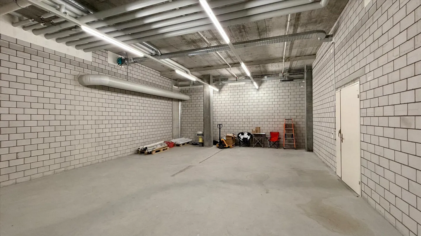 Espace de stockage central à louer près de la gare de Baden - Photo 6 sur 6